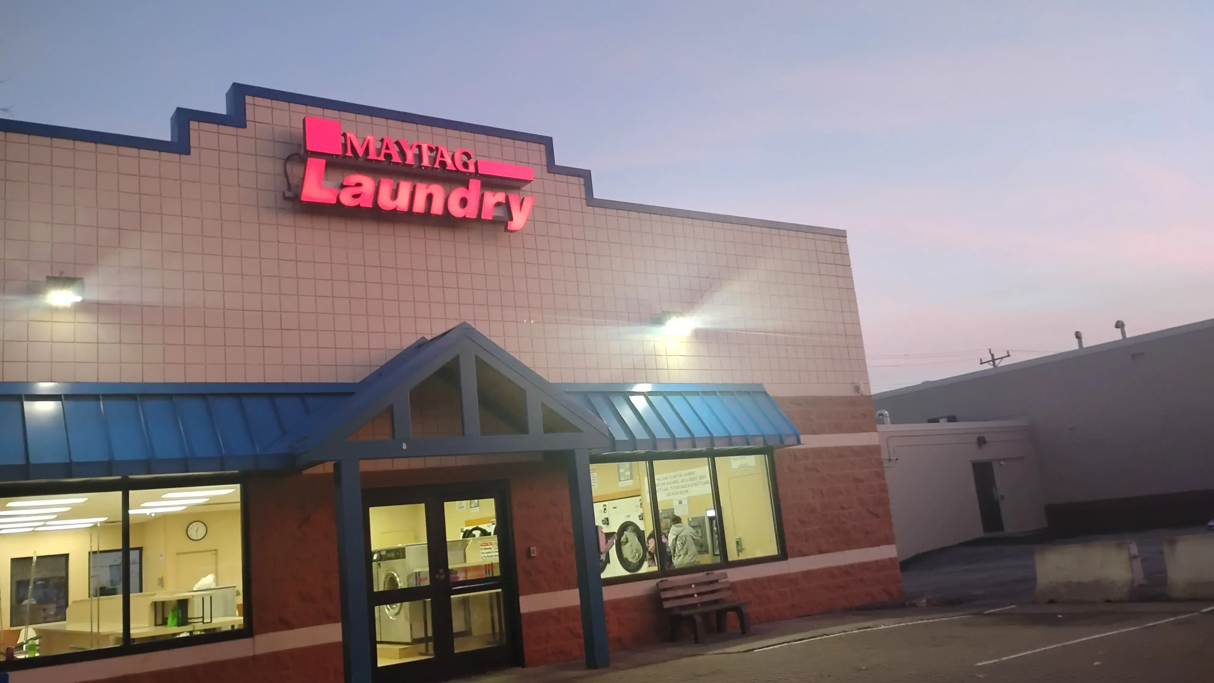 Maytag Coin Laundry of Duluth thumbnail 11