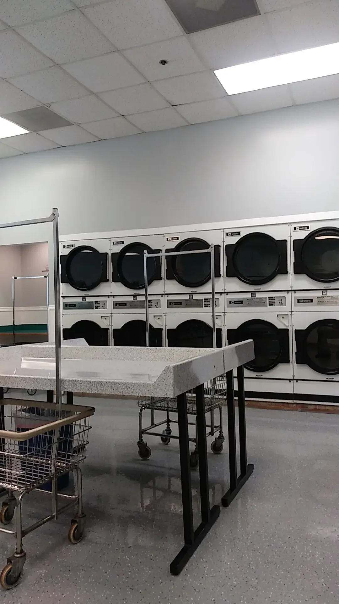 Maytag Laundromat - Image 13