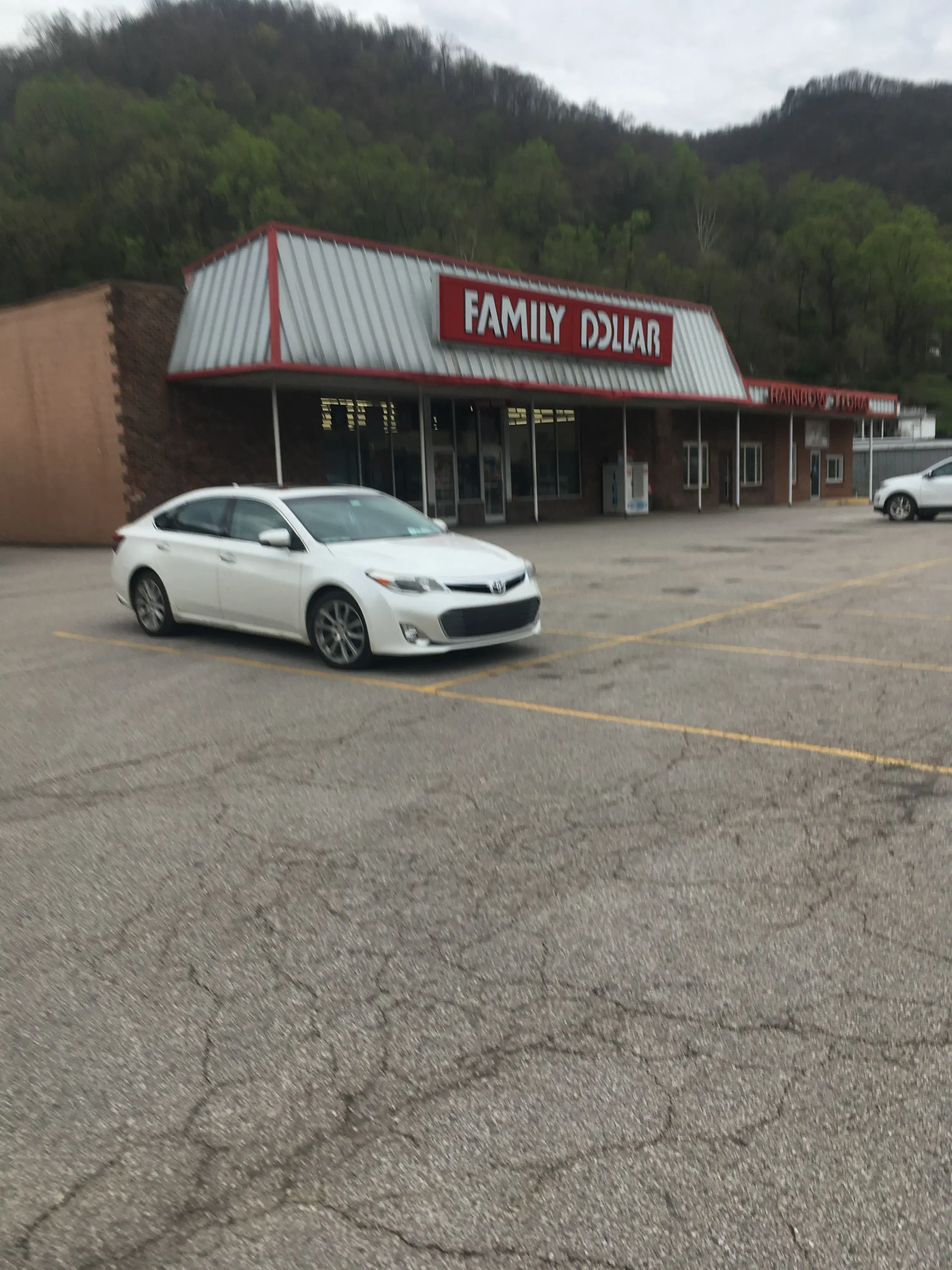 Maytag Laundromat location