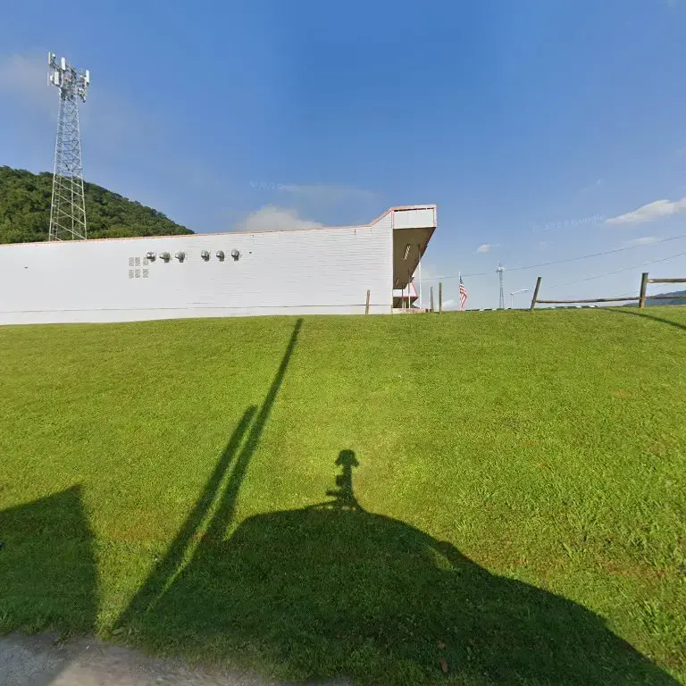 Maytag Laundromat - Image 13