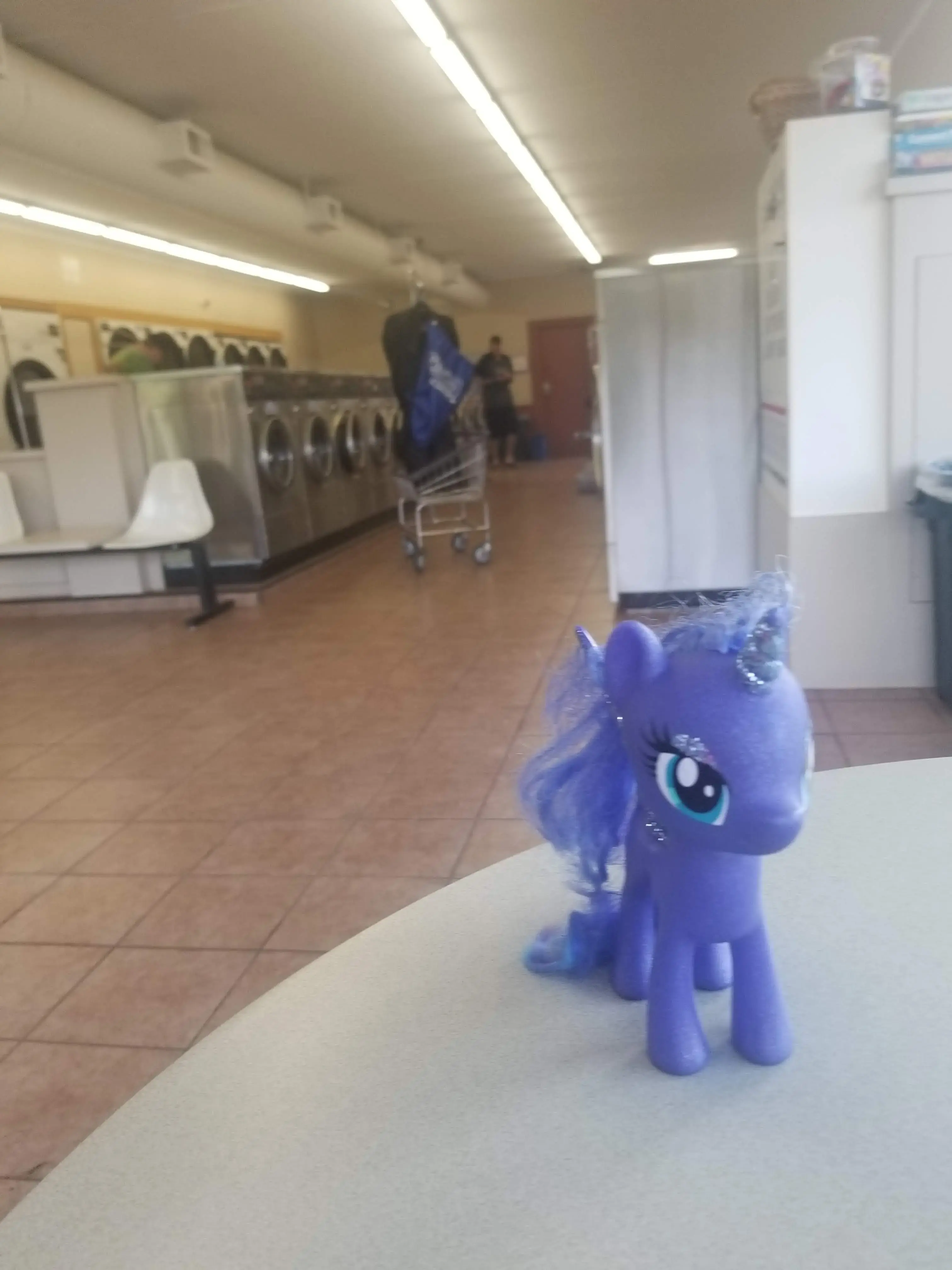 Maytag Laundry - Image 10