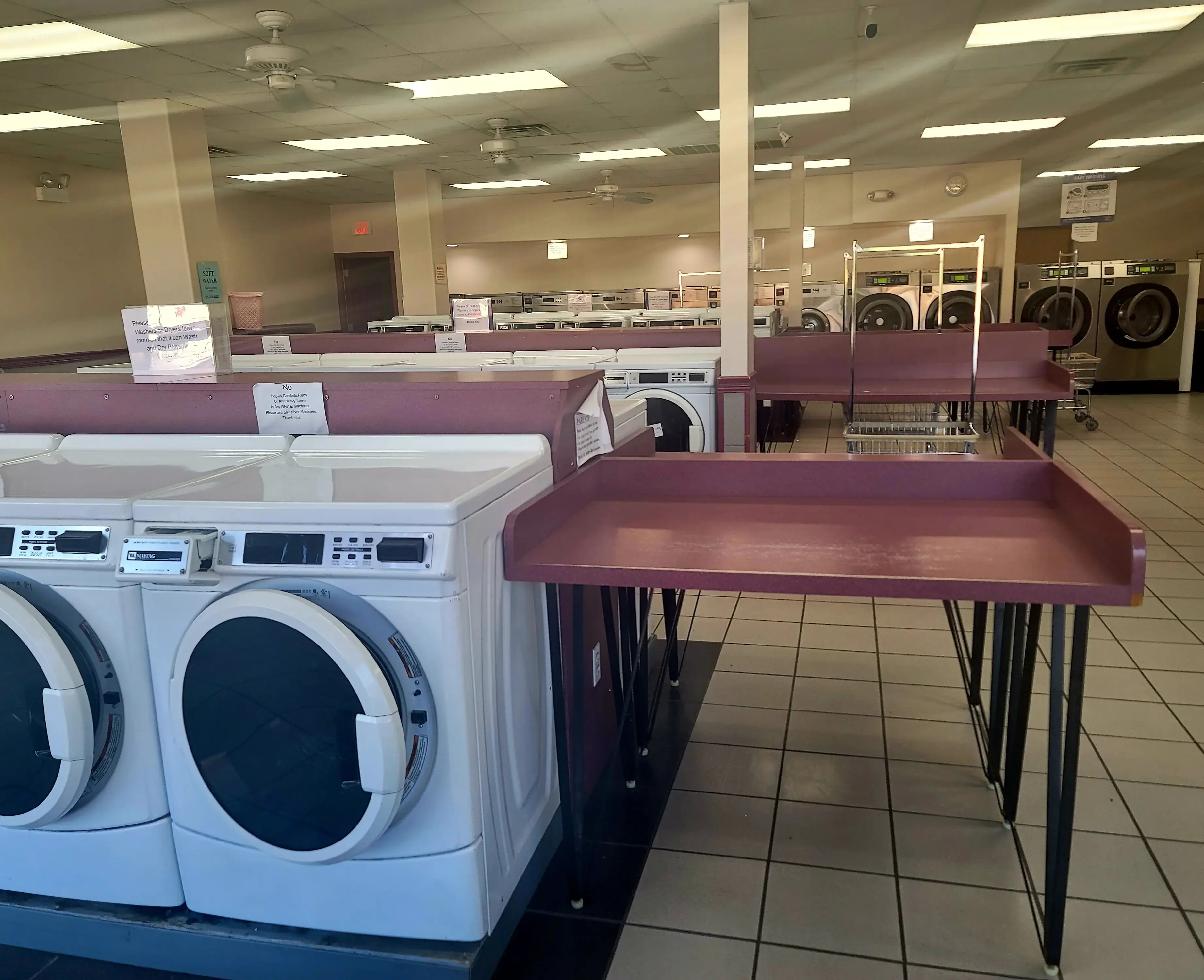 Maytag Laundry - Image 4