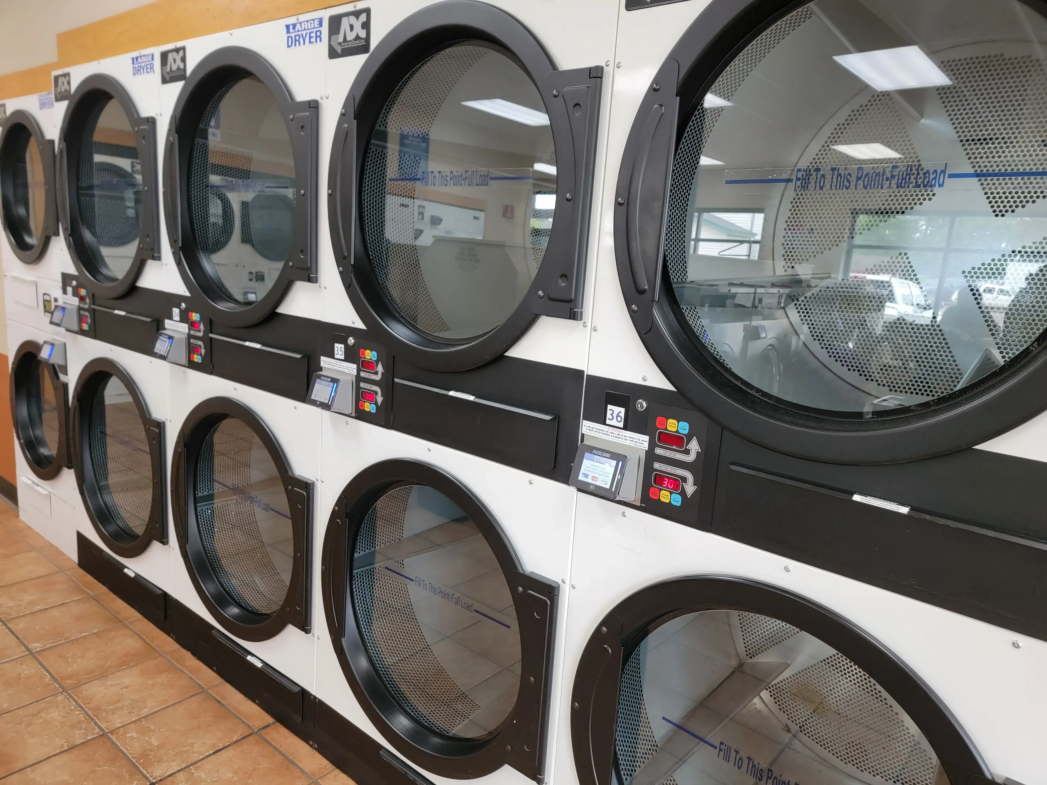 Maytag Laundry - Image 11