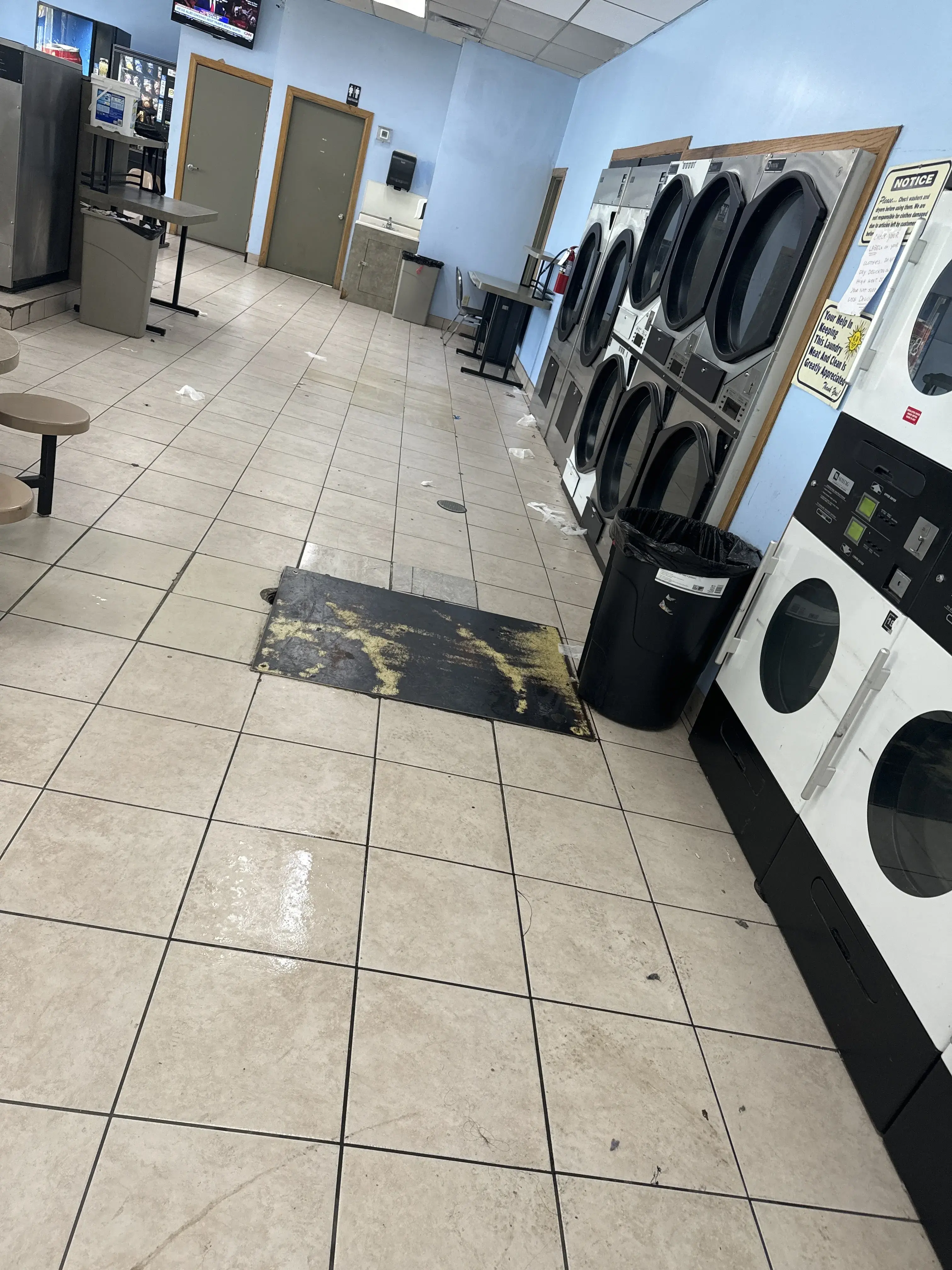 Maytag Mega Load Laundry thumbnail 2
