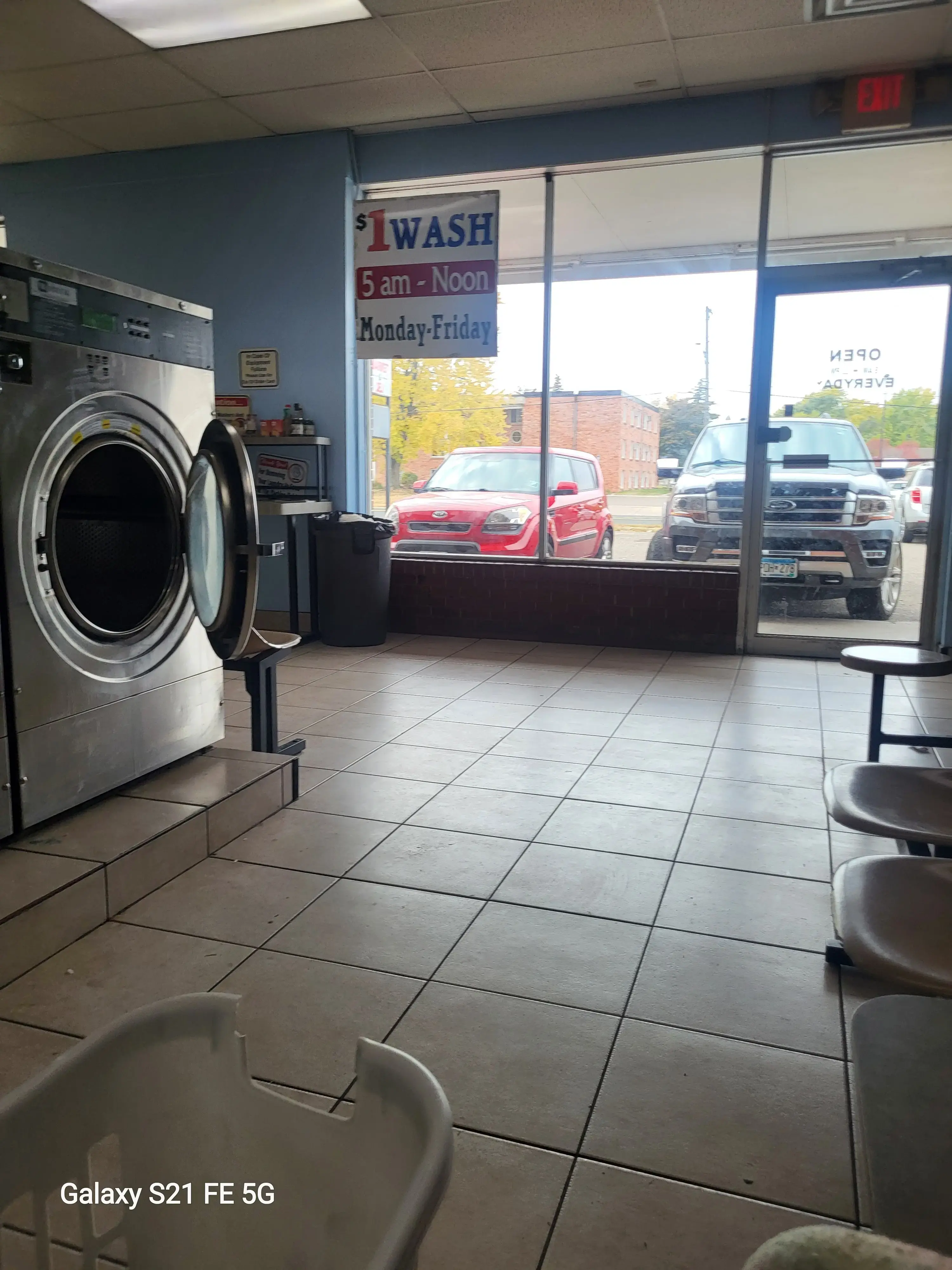 Maytag Mega Load Laundry thumbnail 10
