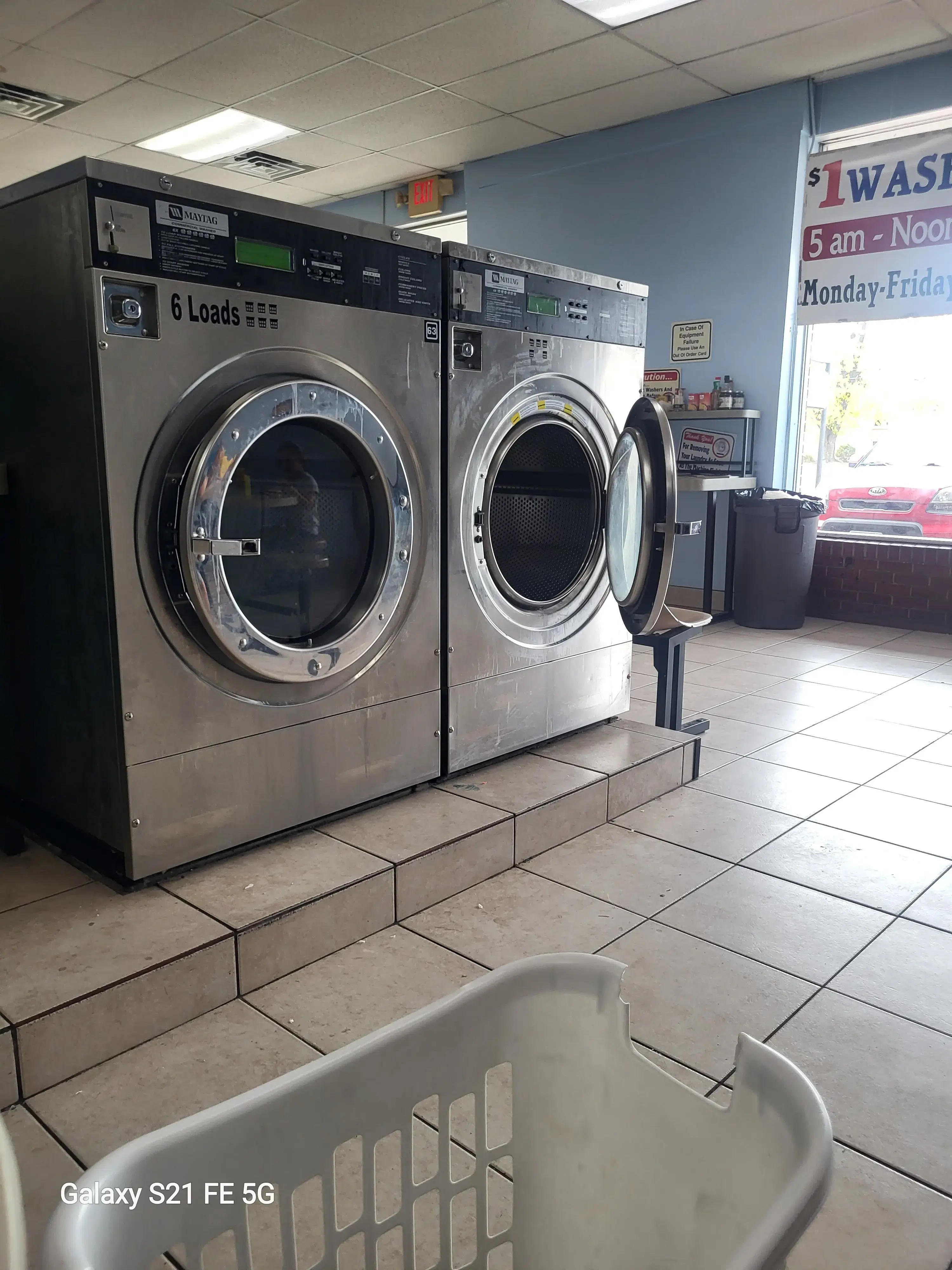 Maytag Mega Load Laundry thumbnail 3