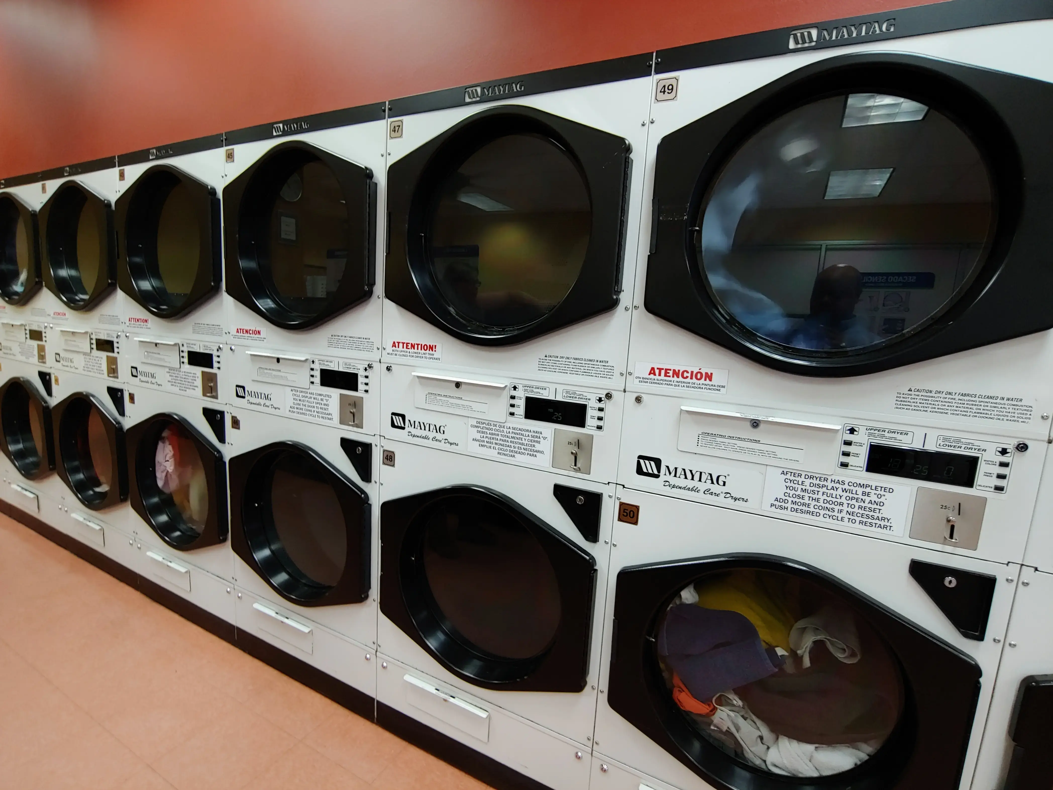 Maytag MetroMat Laundromat - Image 4