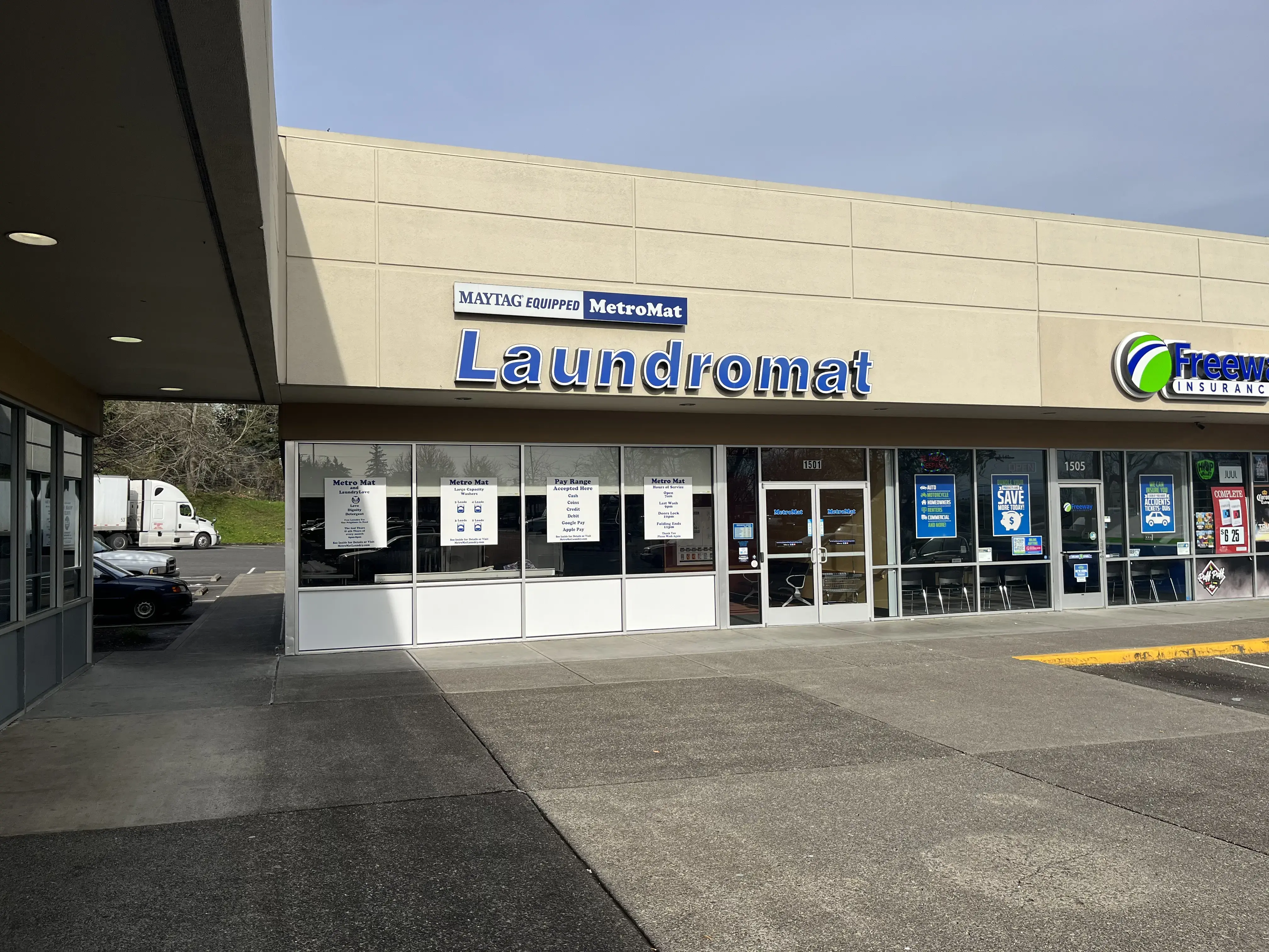 Maytag MetroMat Laundromat thumbnail 7