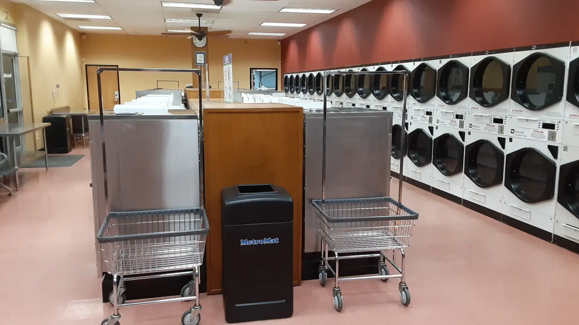 Maytag MetroMat Laundromat thumbnail 16