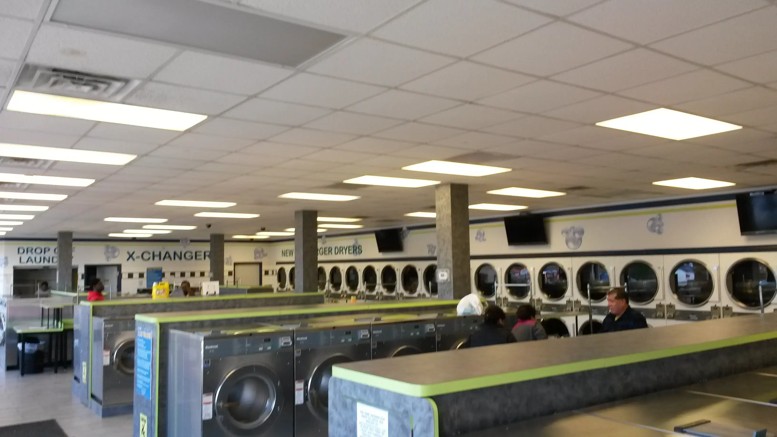 Maywood Laundromat - Image 6