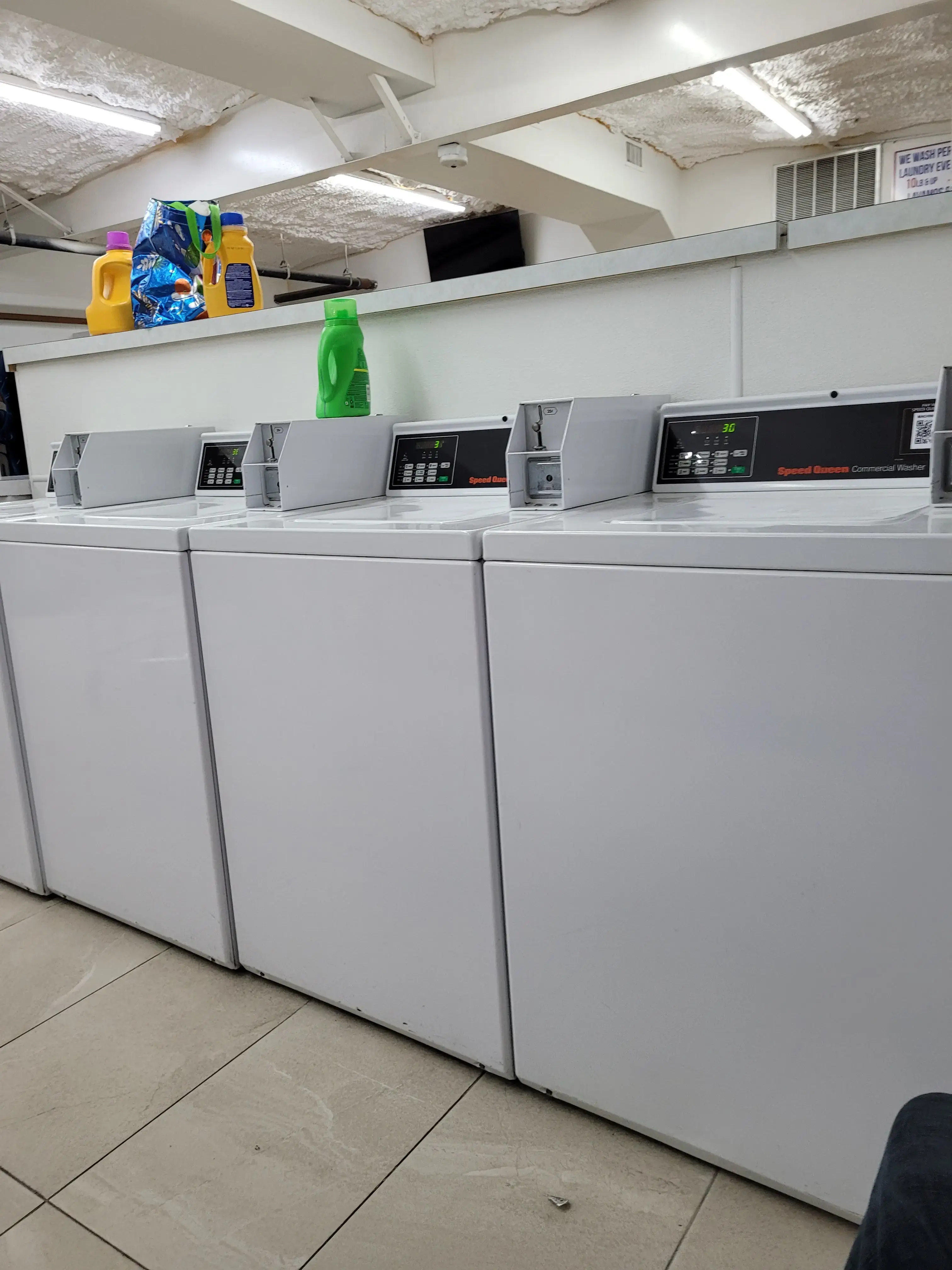 McAllen Bubbles Laundromat - Image 3