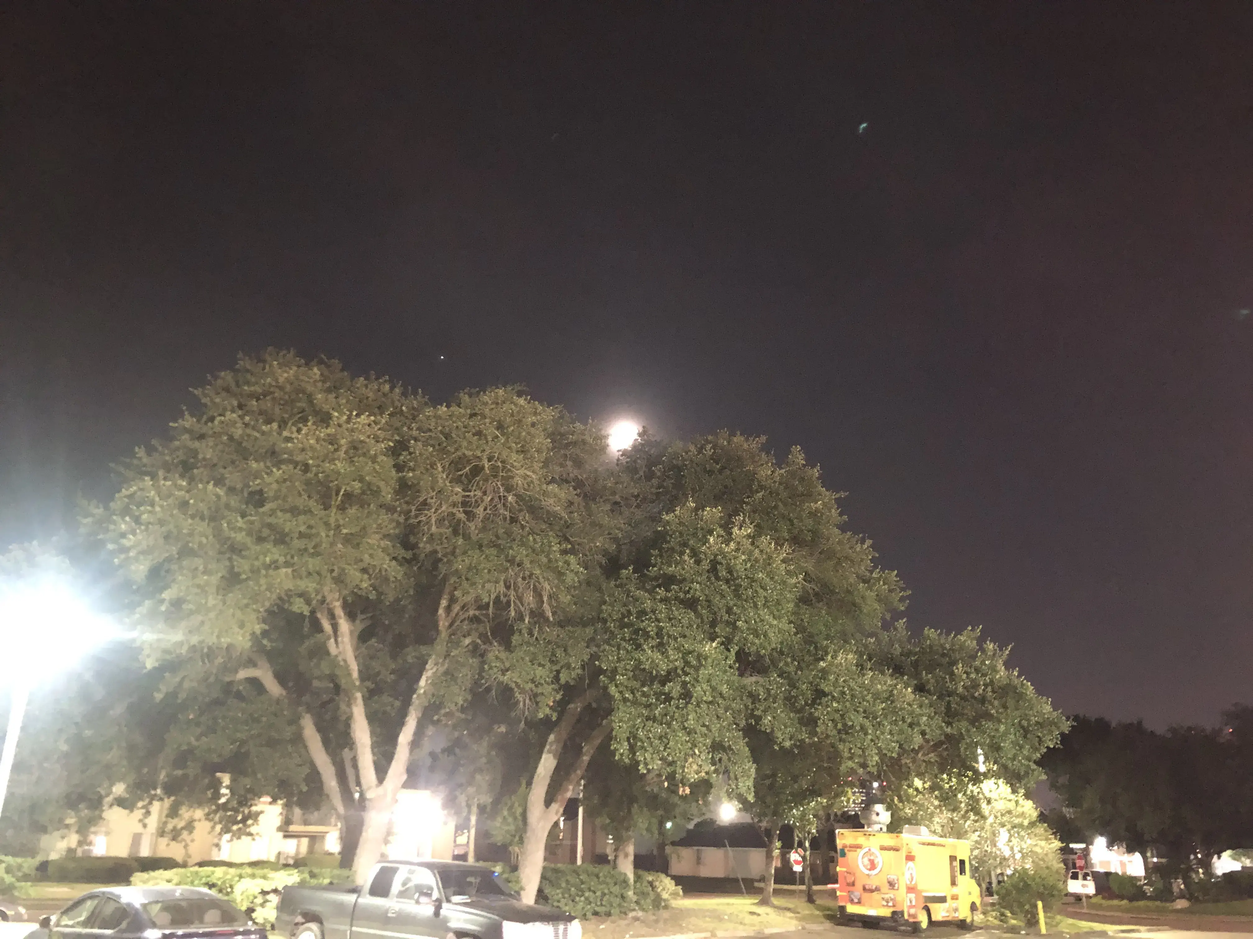 Meadowglen Washateria thumbnail 9