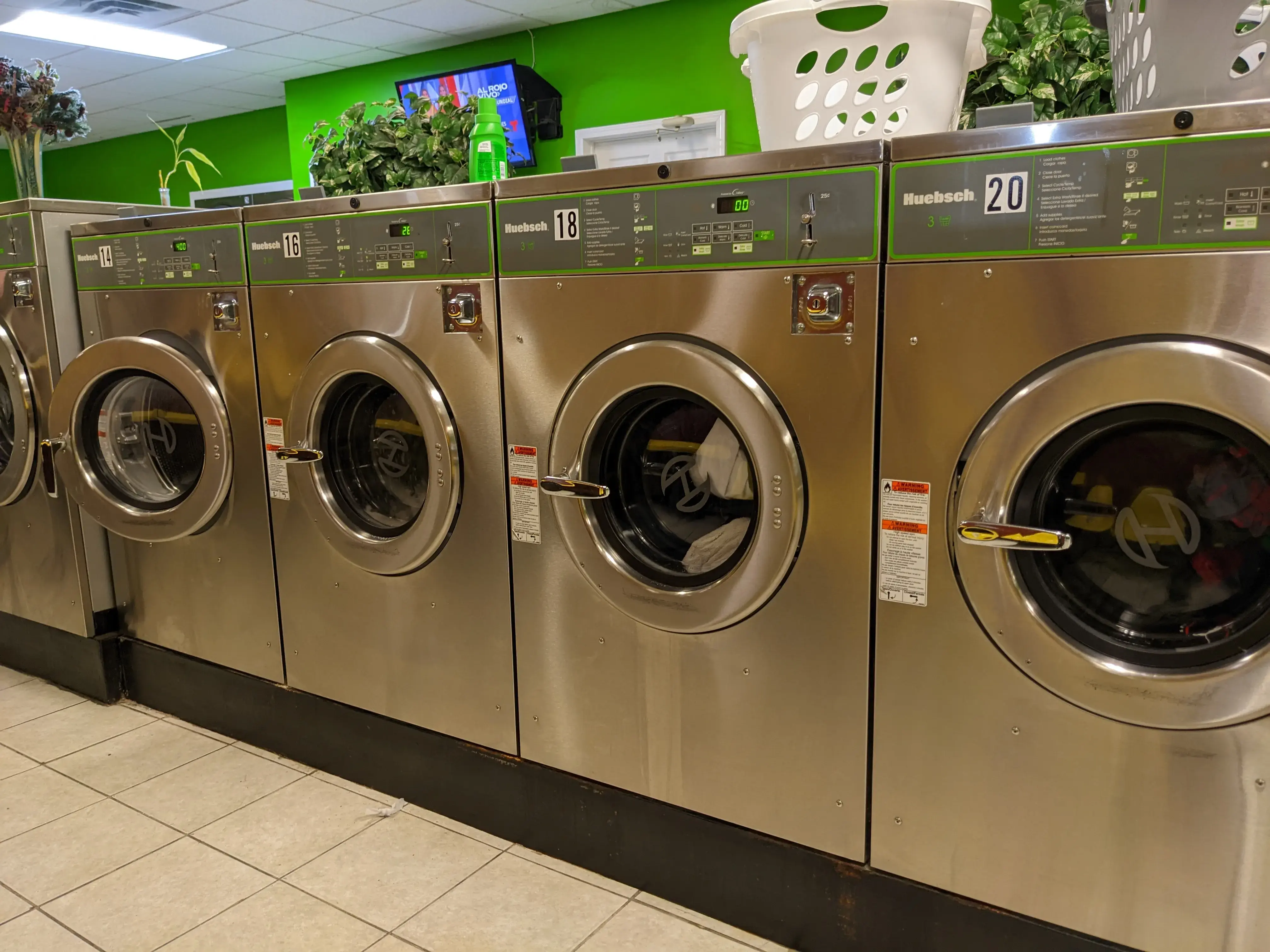 Meadowglen Washateria thumbnail 3