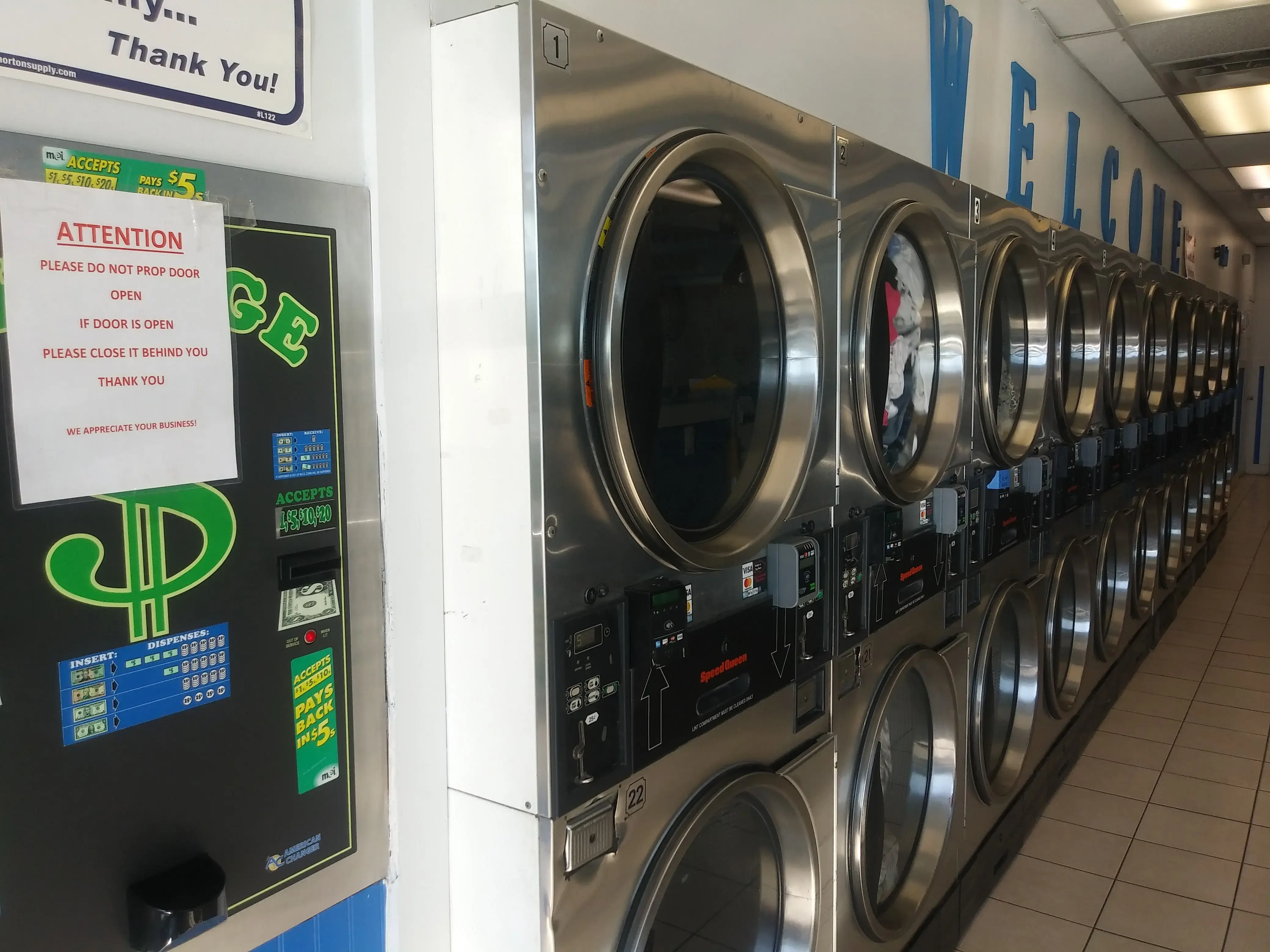 Medlock Coin Laundry - Image 16