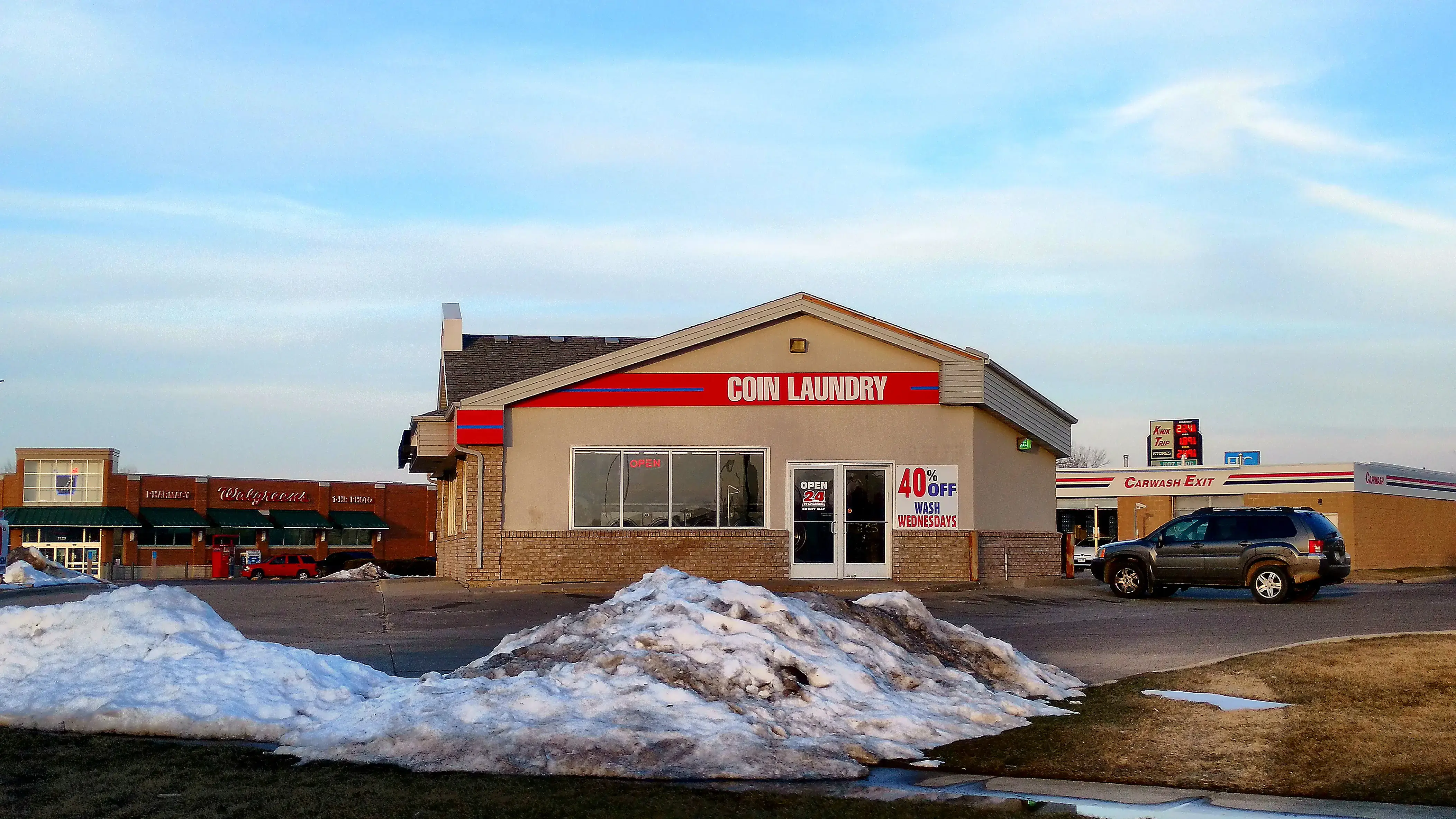 Mega Coin Laundry - Image 2