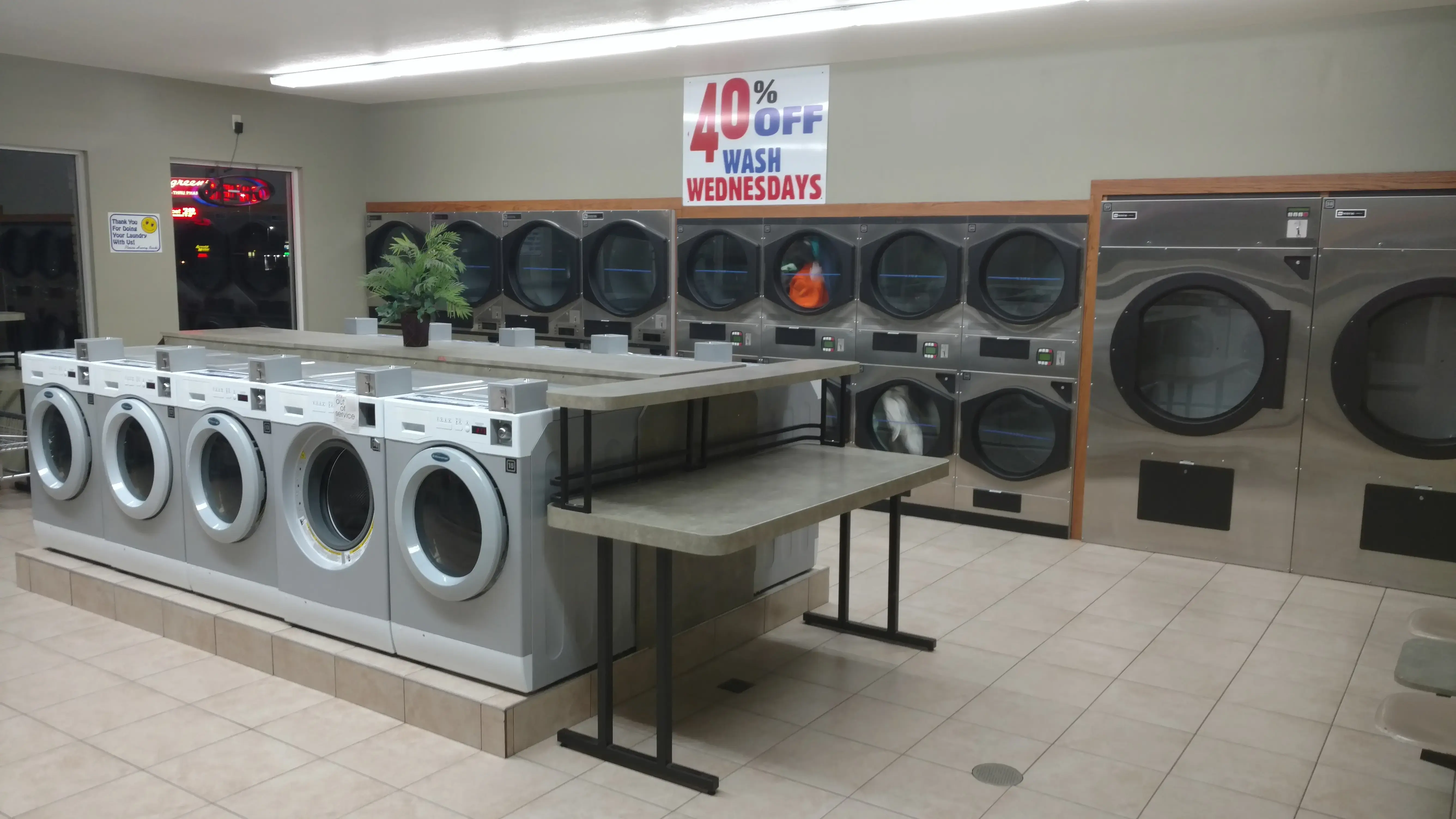 Mega Coin Laundry - Image 13