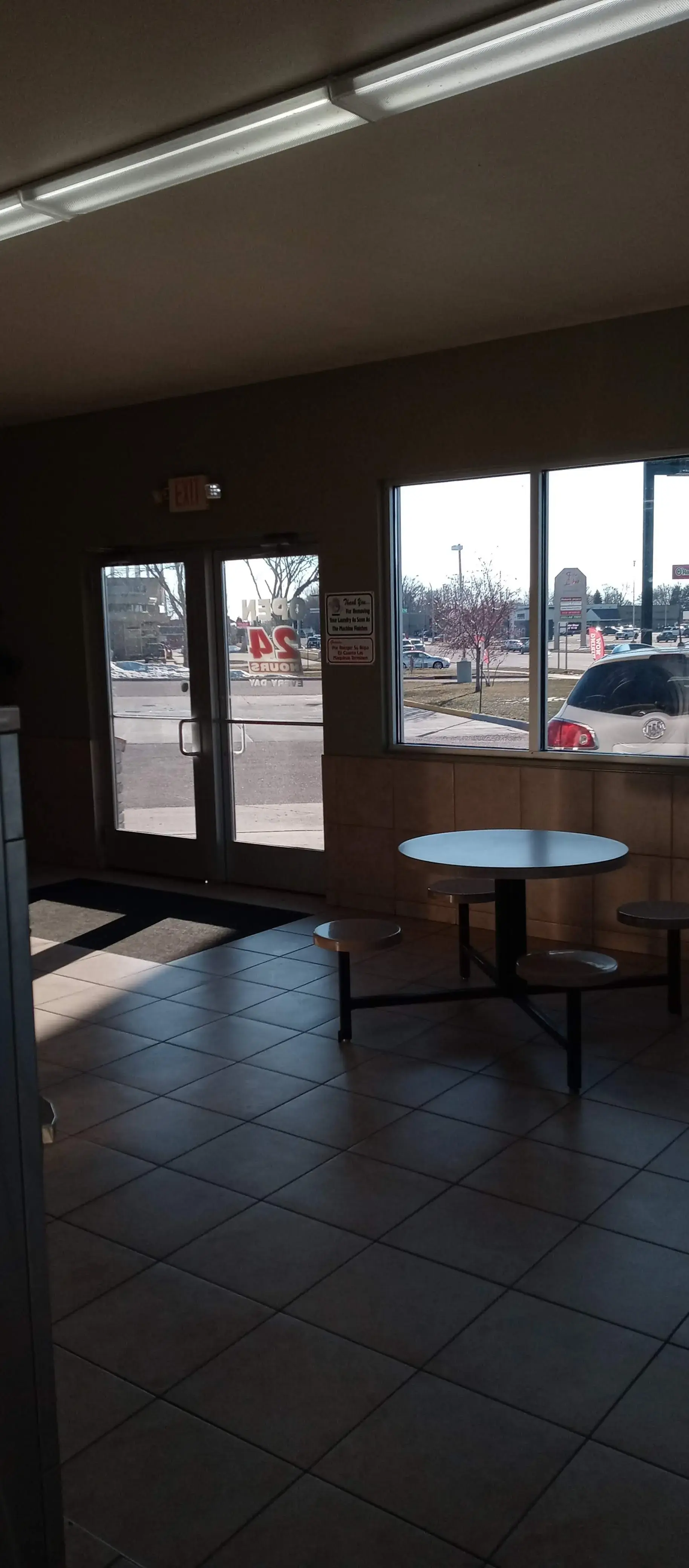 Mega Coin Laundry - Image 6