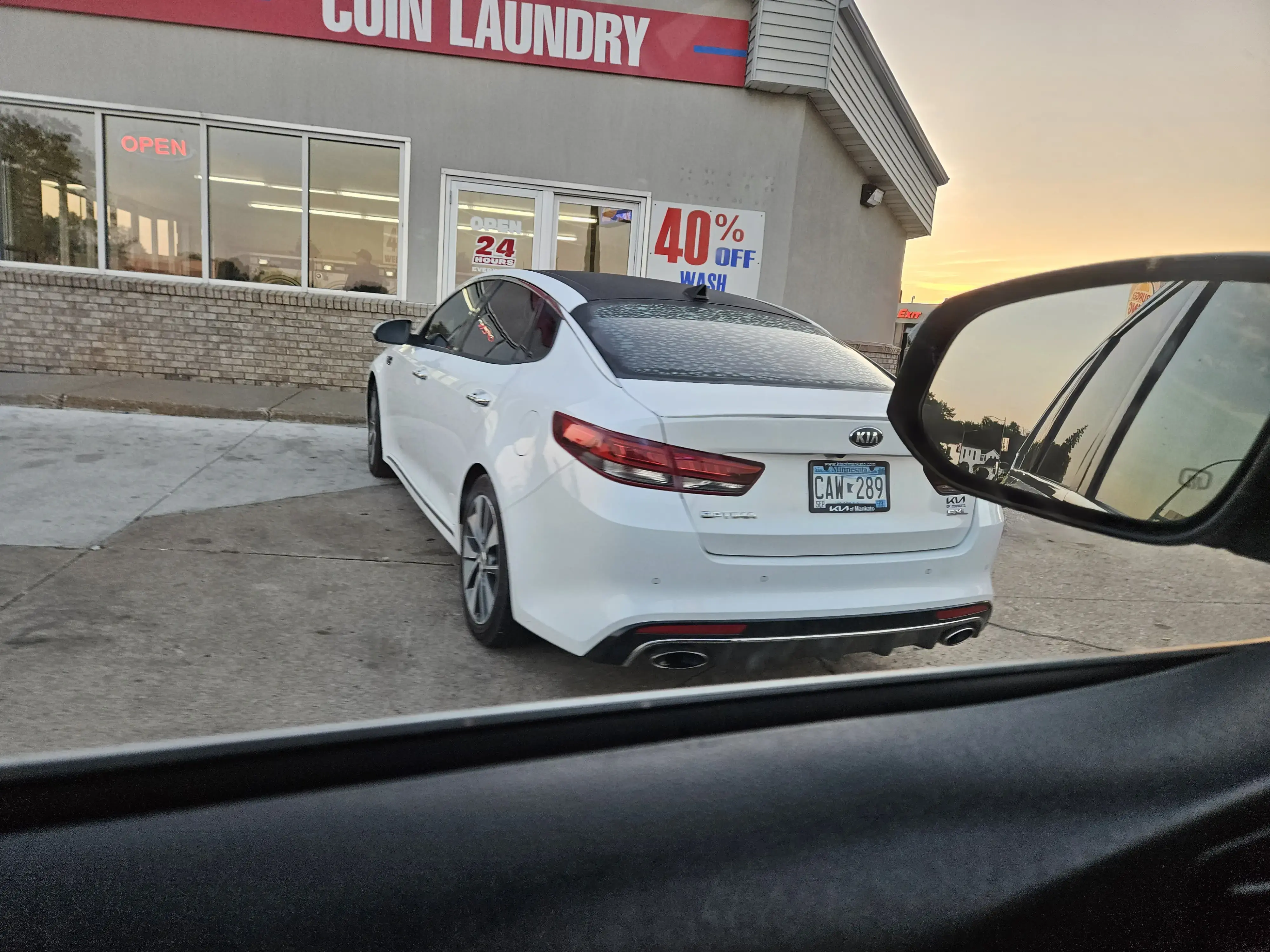 Mega Coin Laundry - Image 5