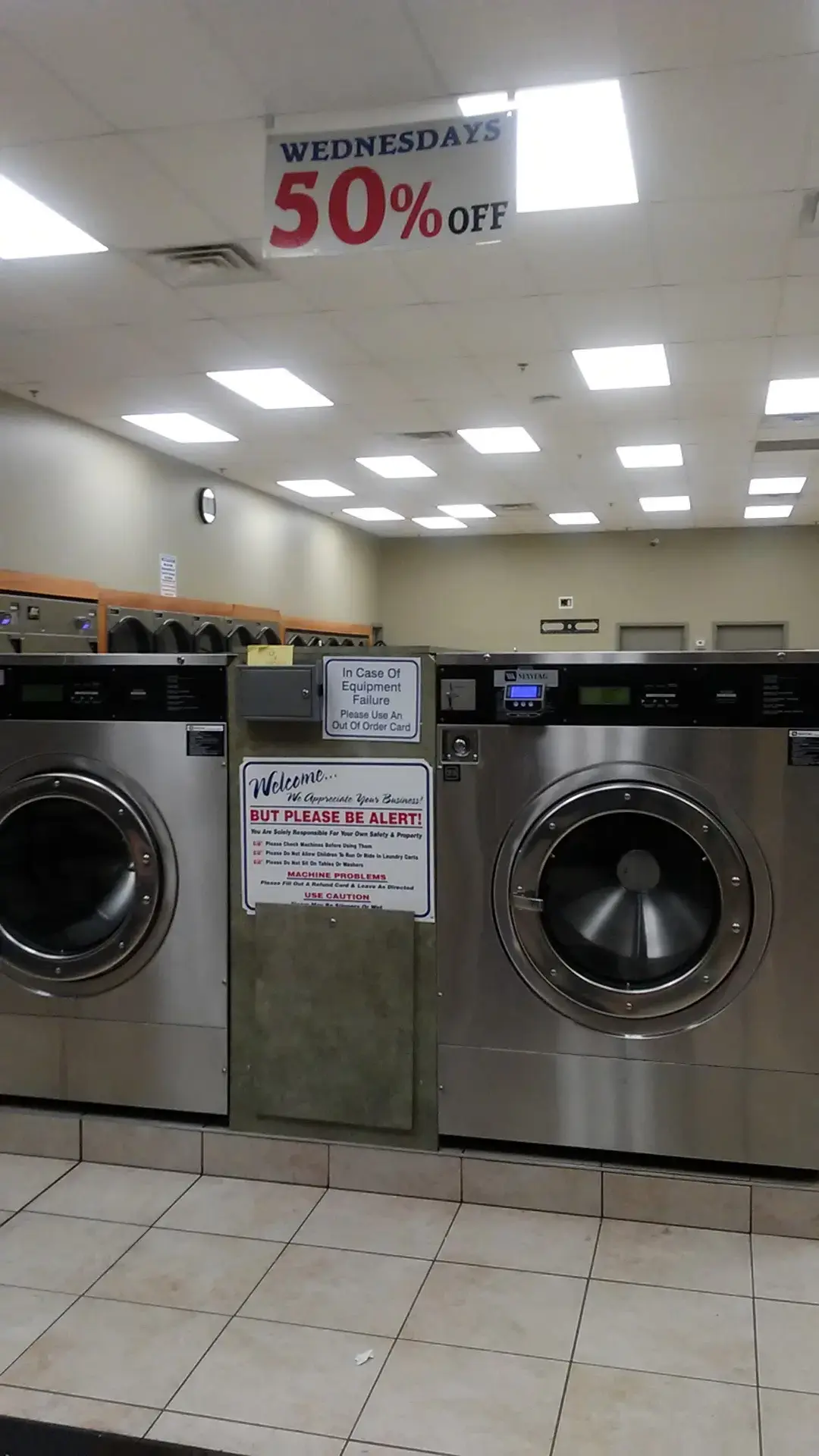 MEGA Coin Laundry Mankato - Image 19