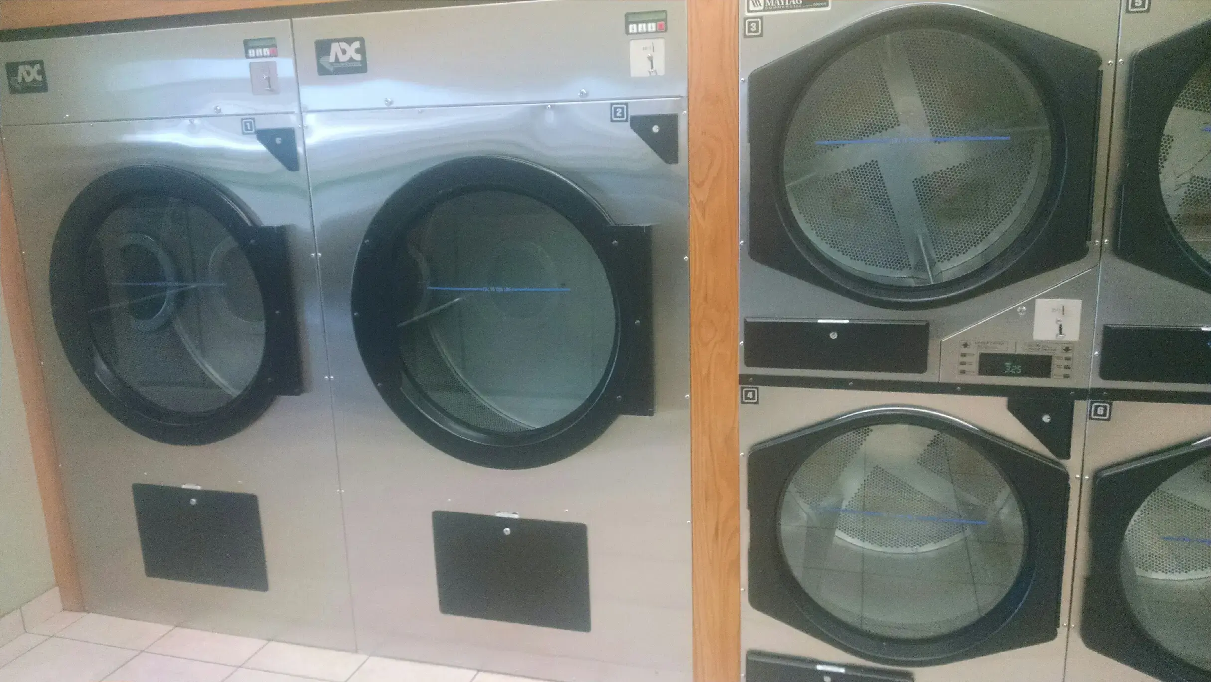 MEGA Coin Laundry Mankato - Image 4