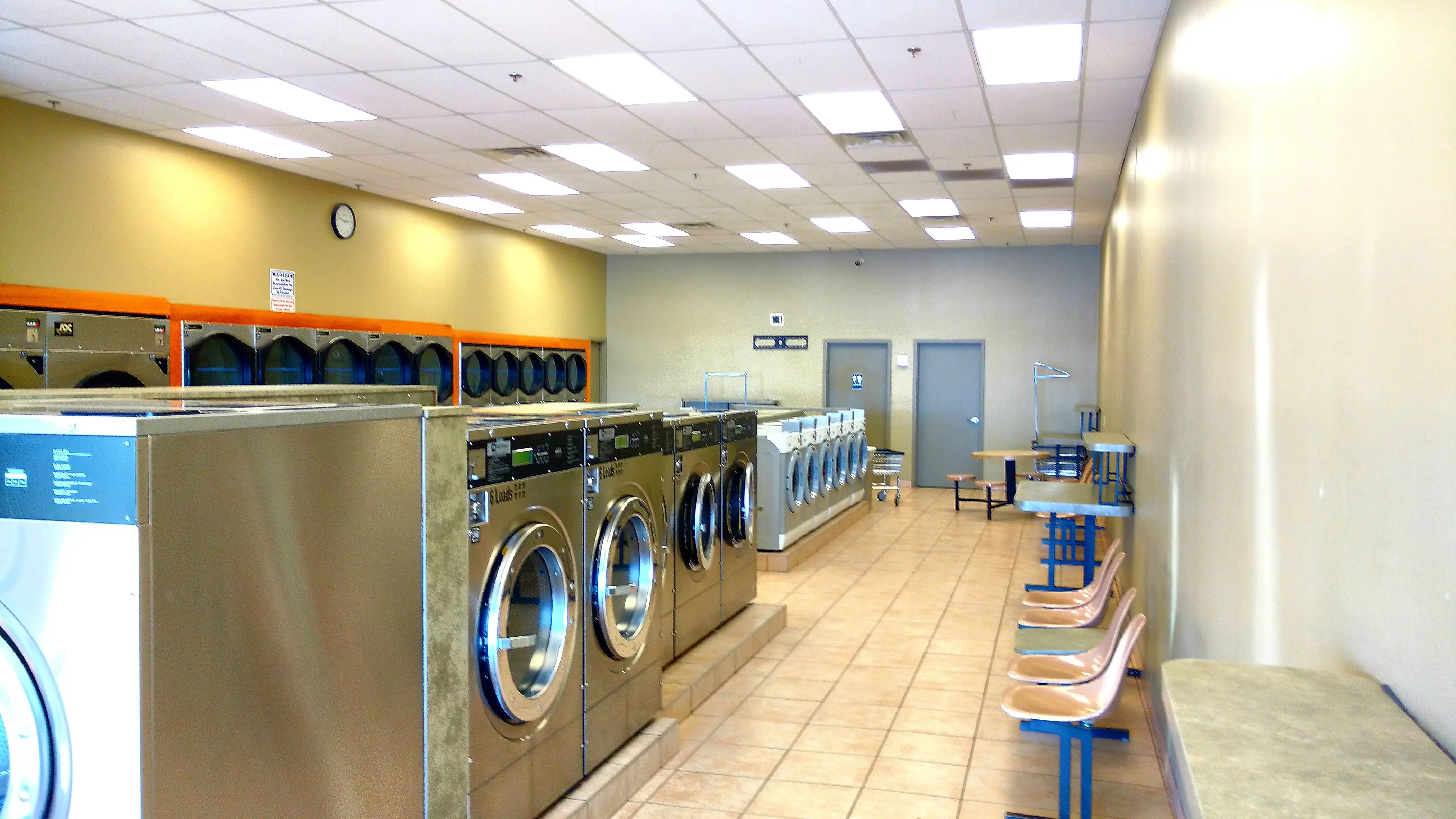 MEGA Coin Laundry Mankato - Image 12