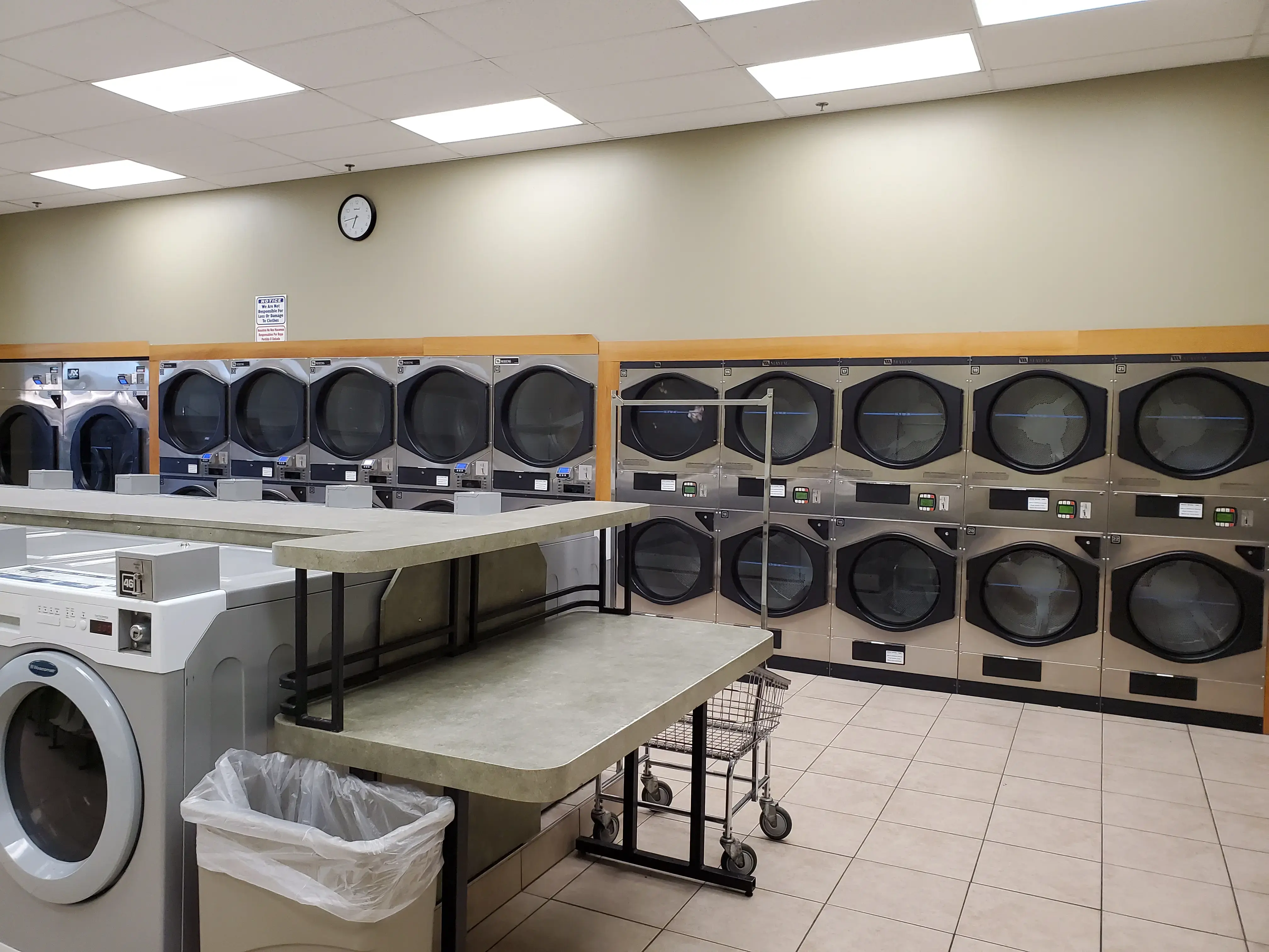 MEGA Coin Laundry Mankato - Image 13