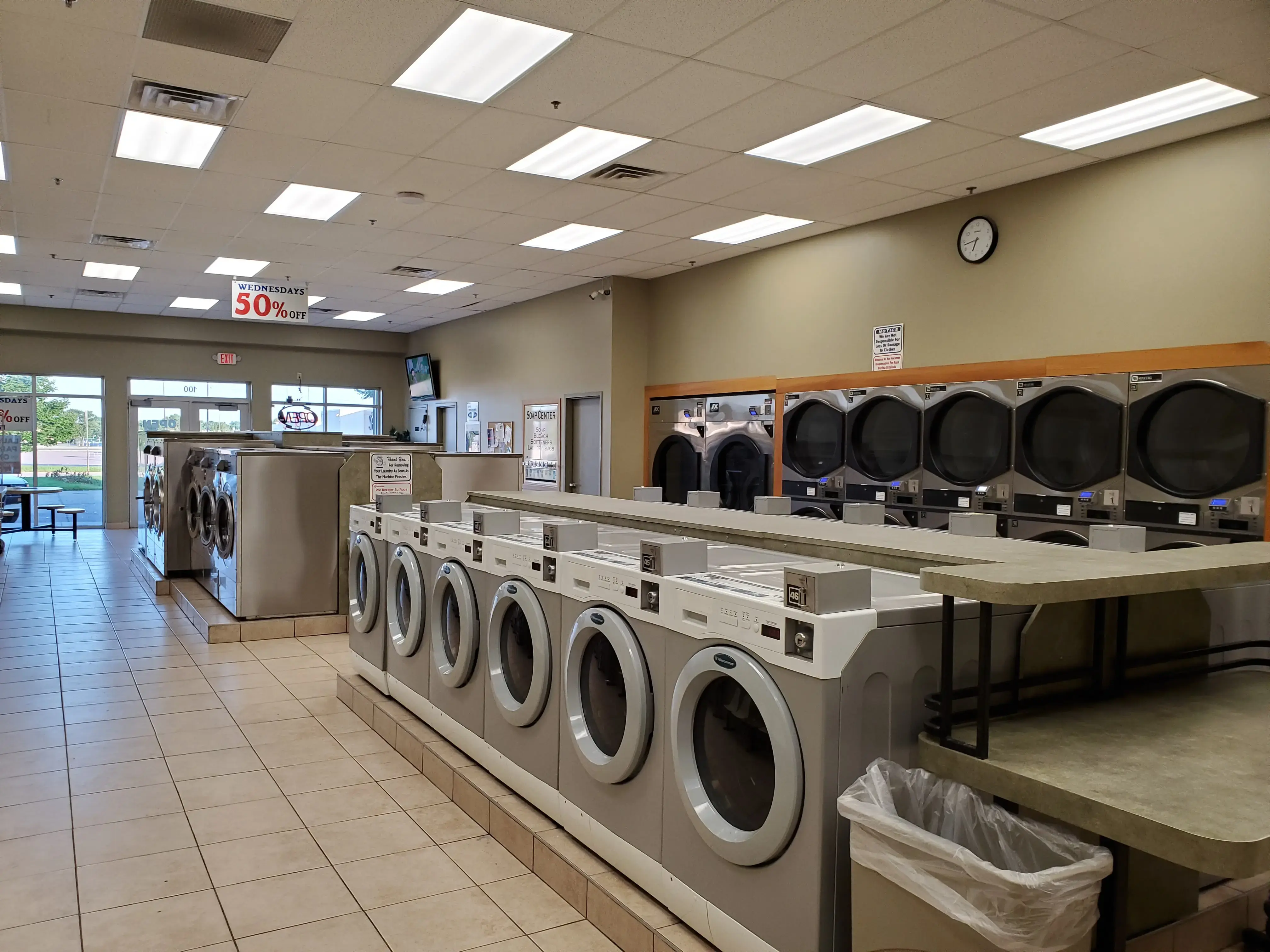 MEGA Coin Laundry Mankato - Image 16