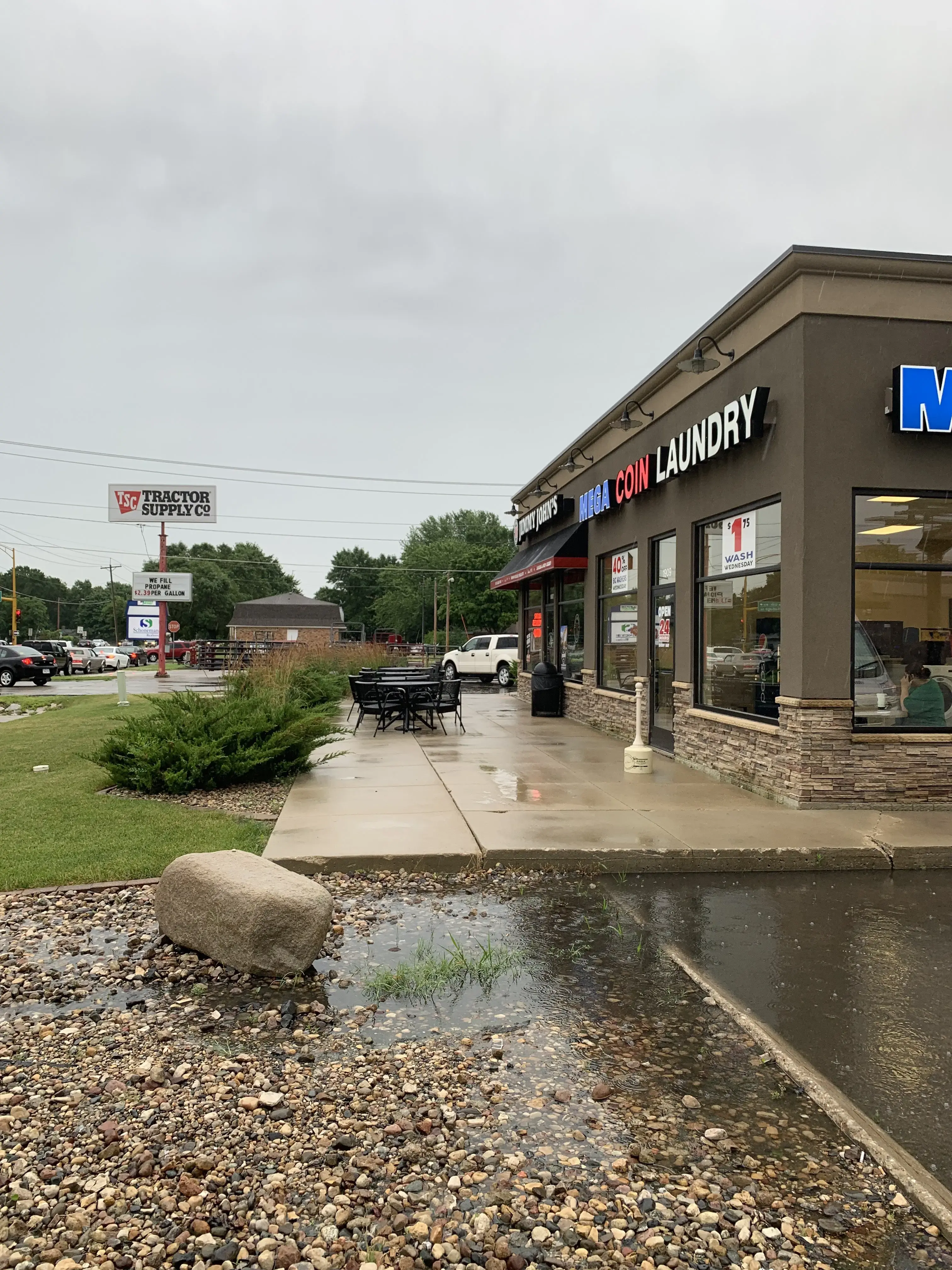 Mega Coin Laundry - Image 5