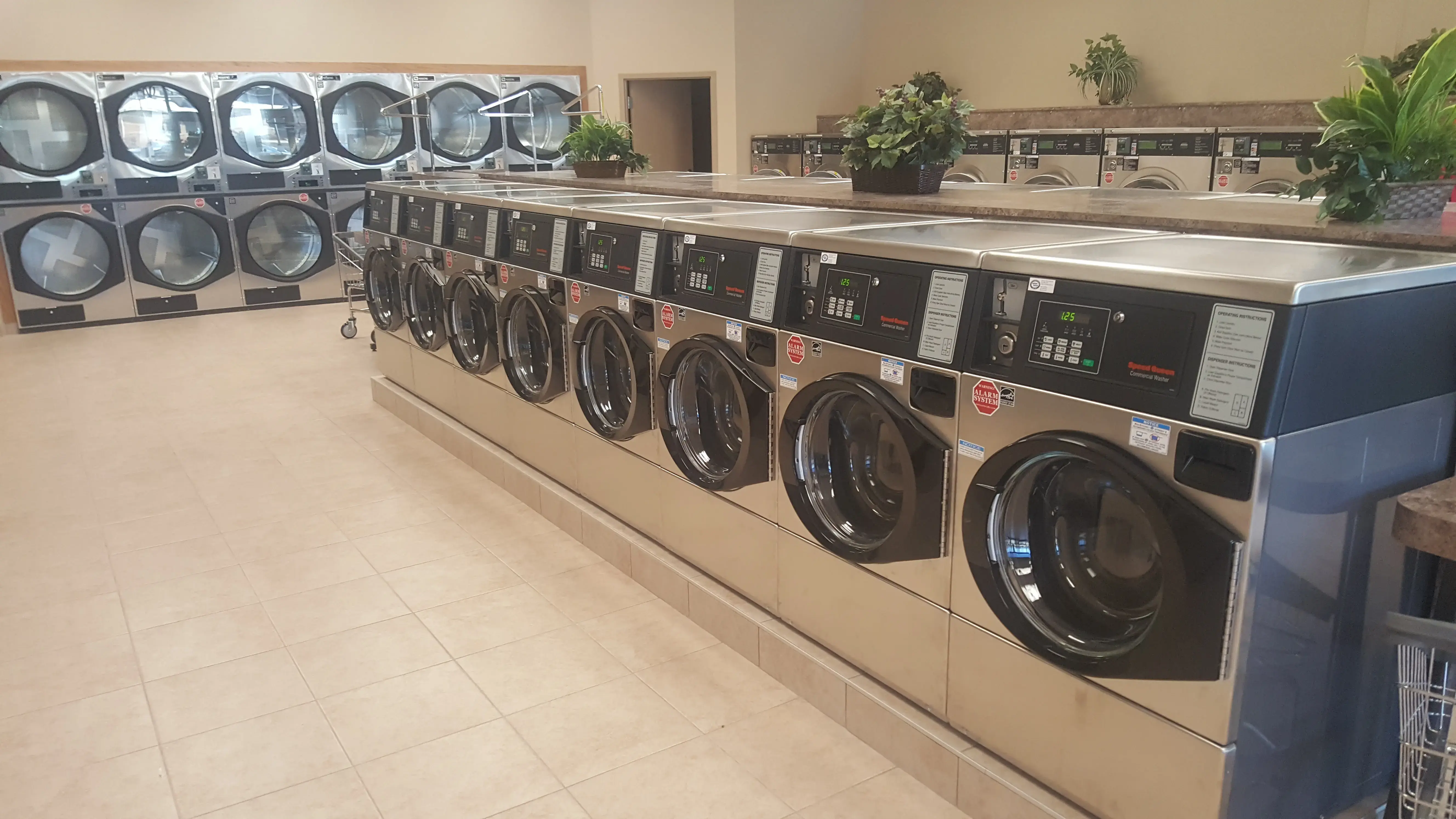 Mega Coin Laundry North thumbnail 15