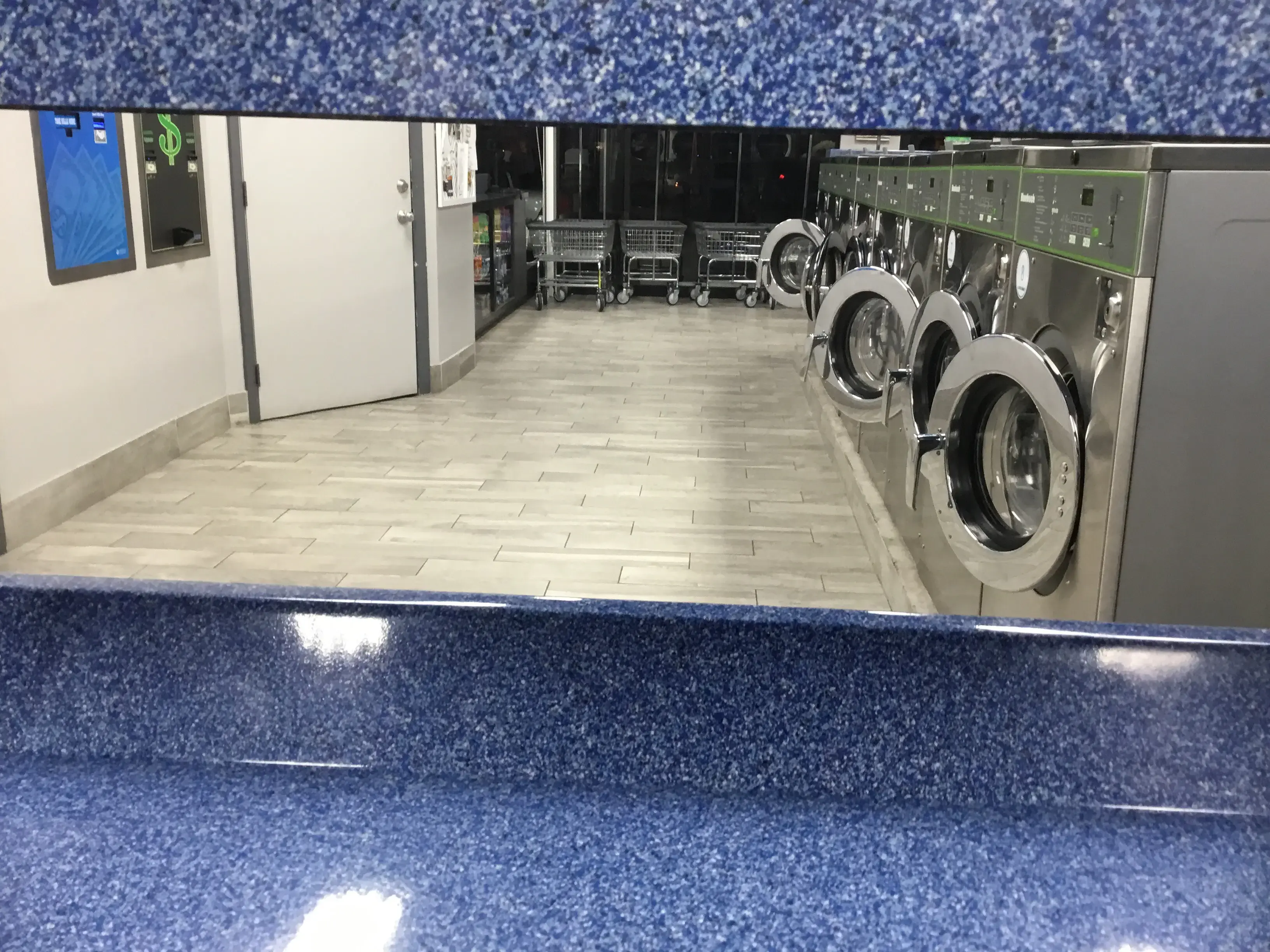Mega Coin Laundry/Laundromart thumbnail 10