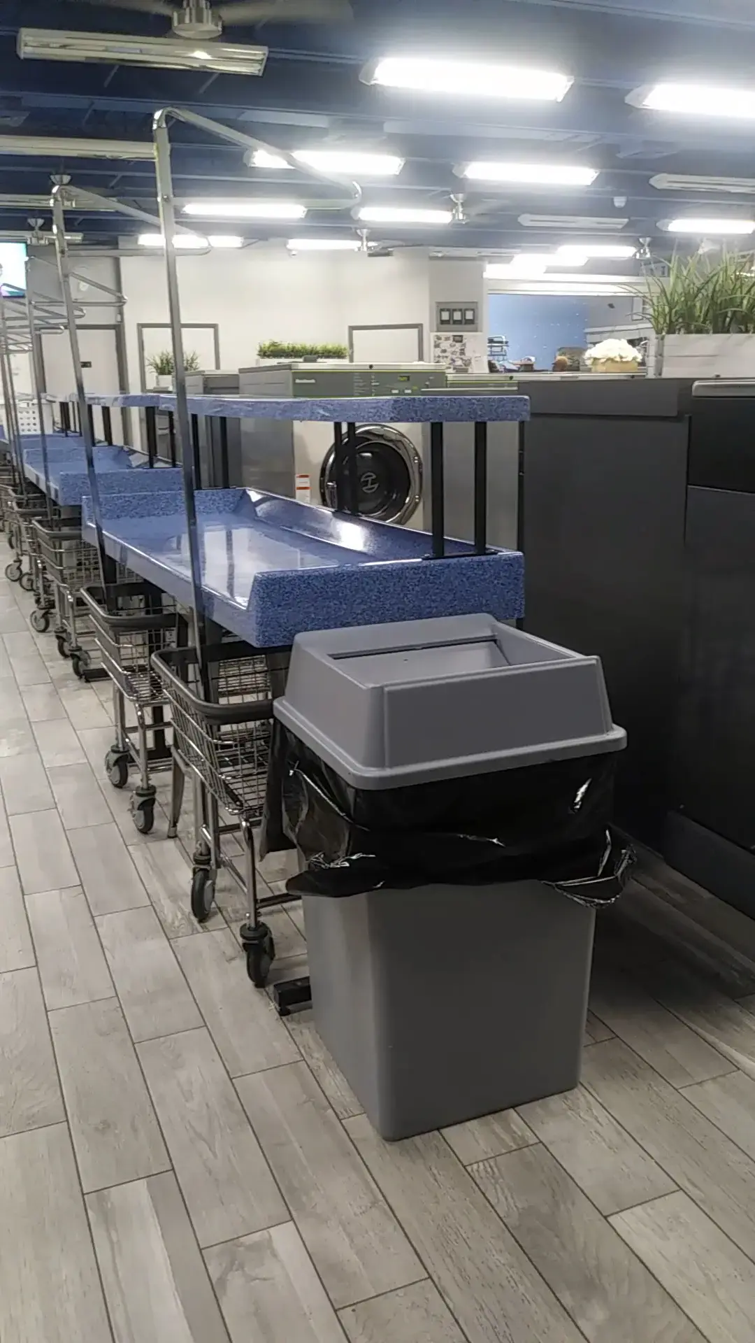 Mega Coin Laundry/Laundromart thumbnail 14