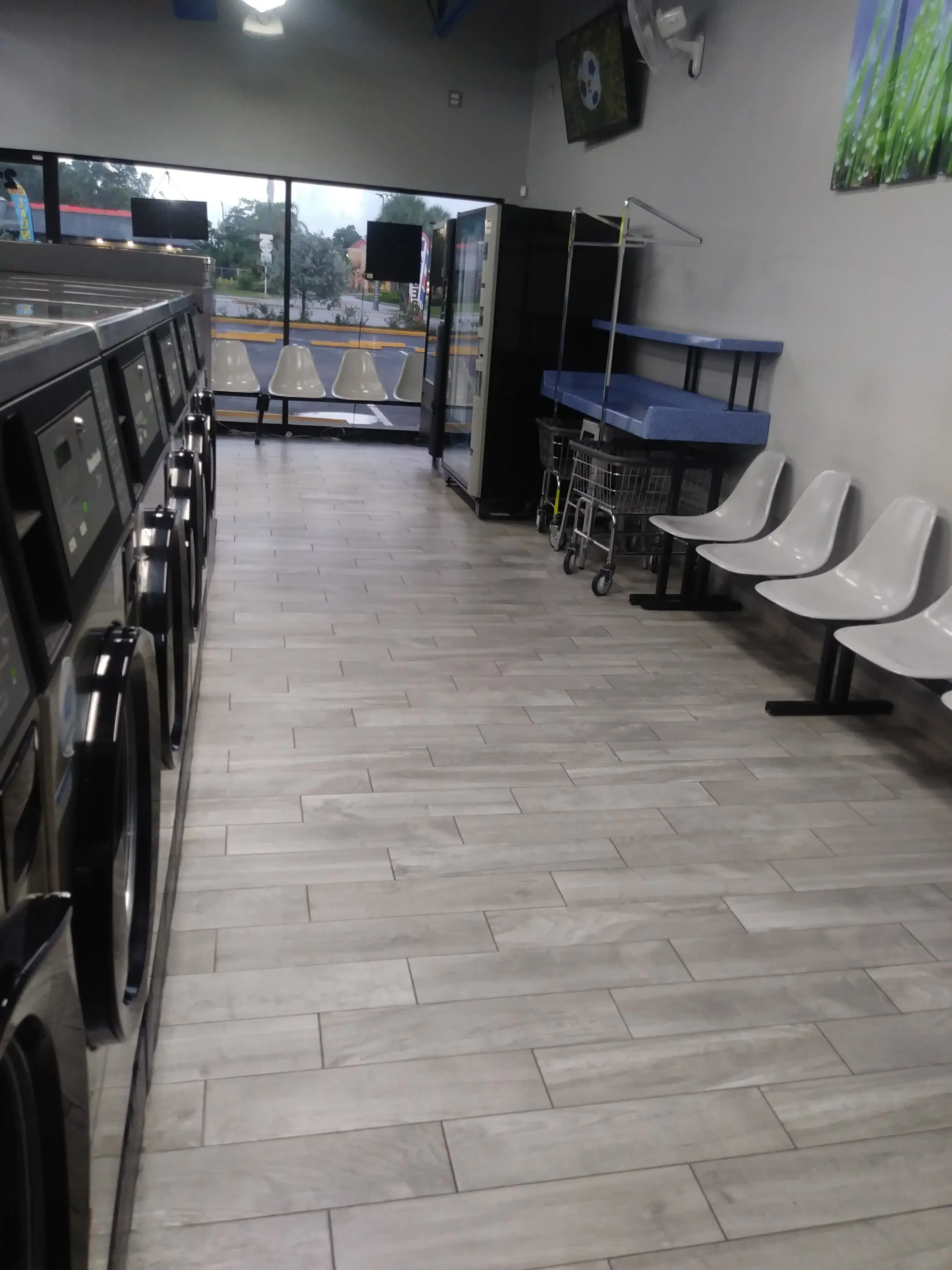 Mega Coin Laundry/Laundromart thumbnail 8