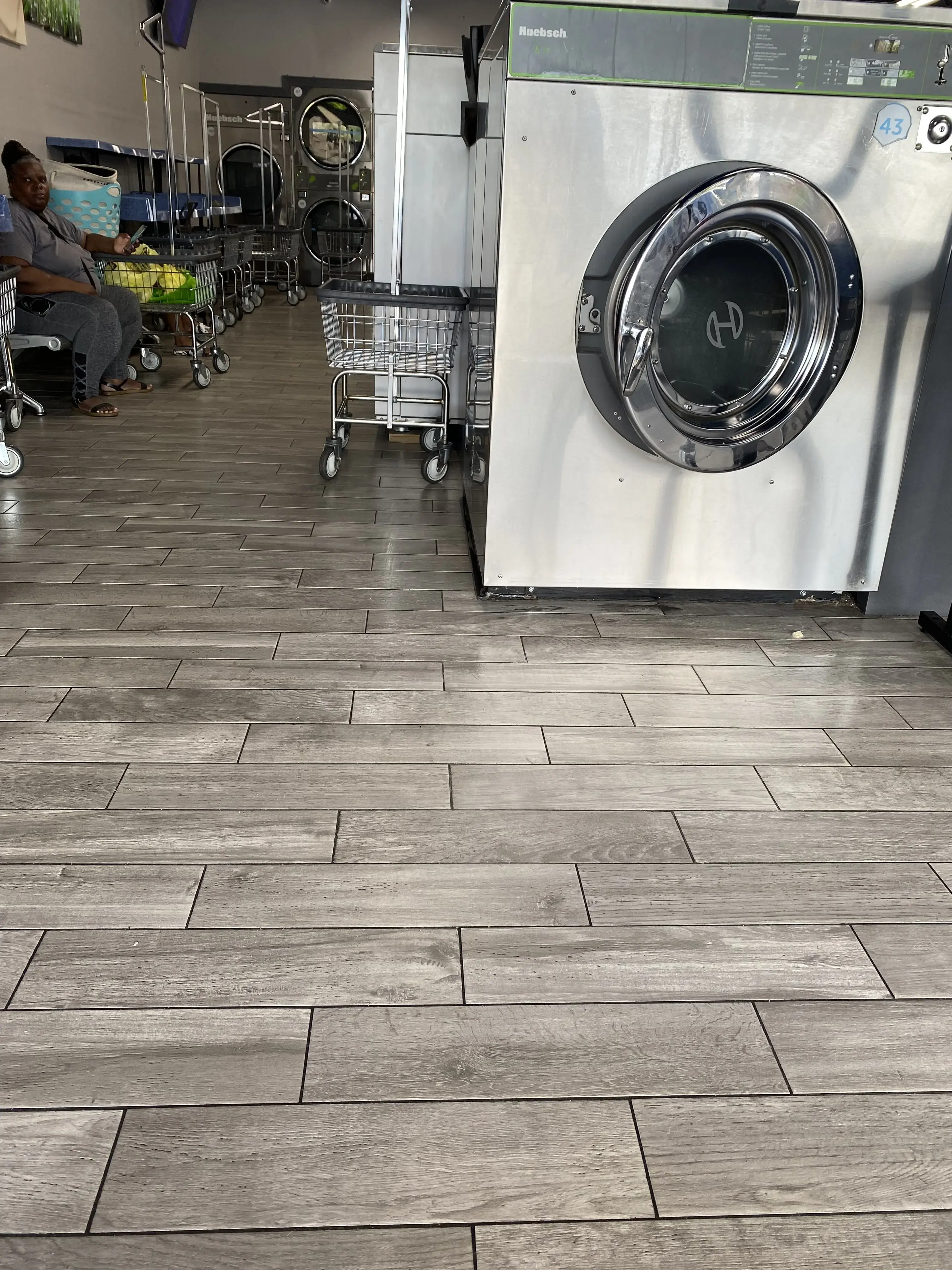 Mega Coin Laundry/Laundromart - Image 11
