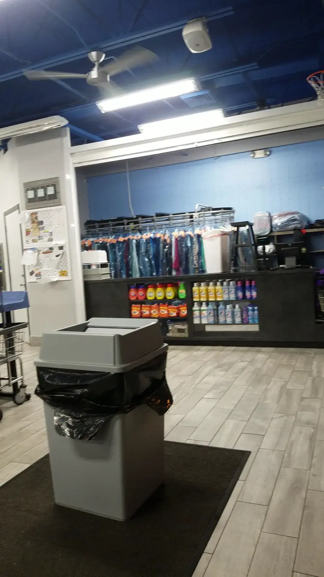 Mega Coin Laundry/Laundromart thumbnail 9