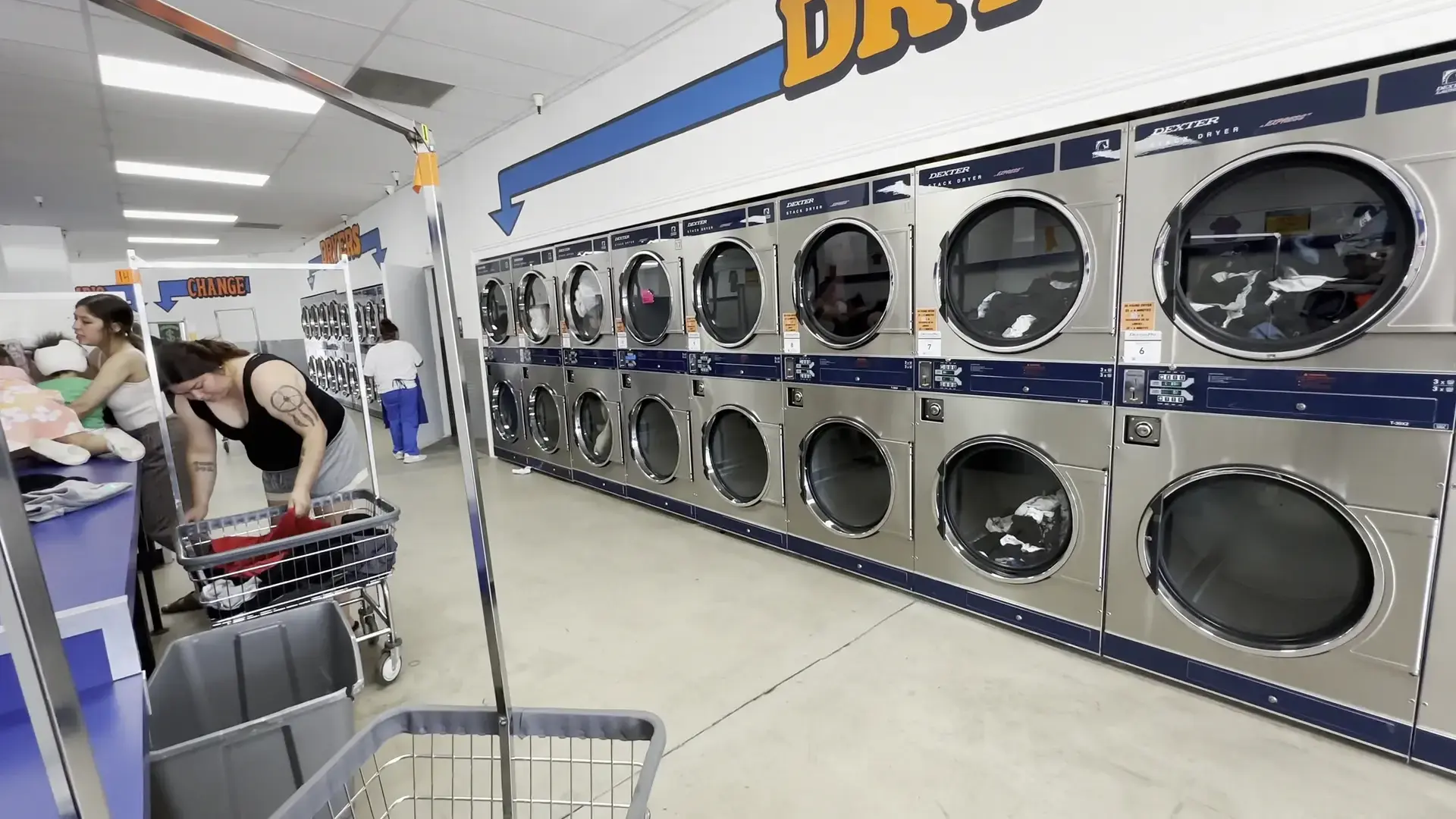 Mega Lavanderia - Image 13