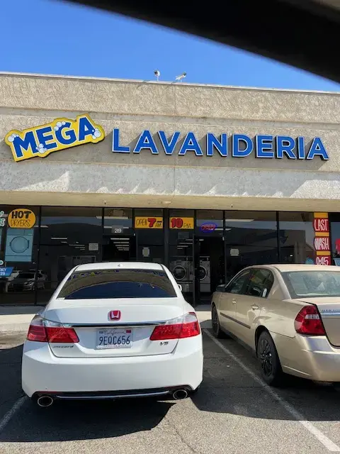Mega Lavanderia - Image 4