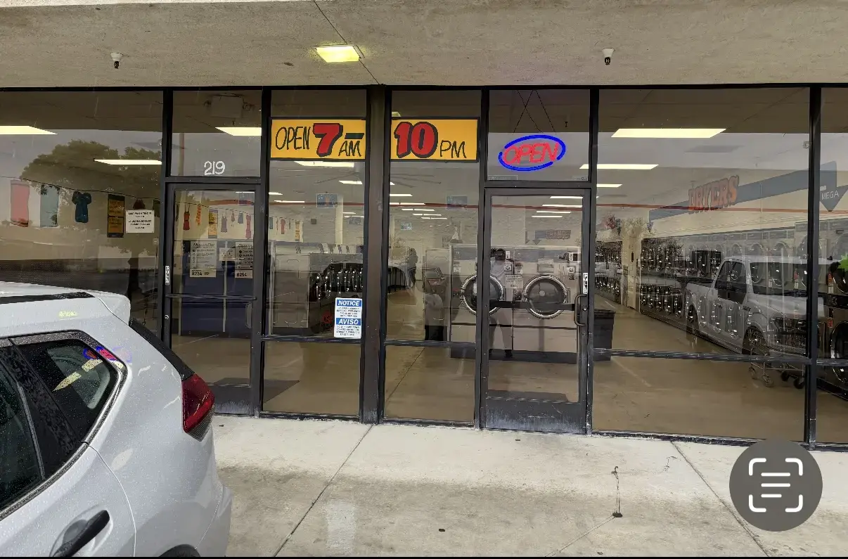 Mega Lavanderia - Image 5