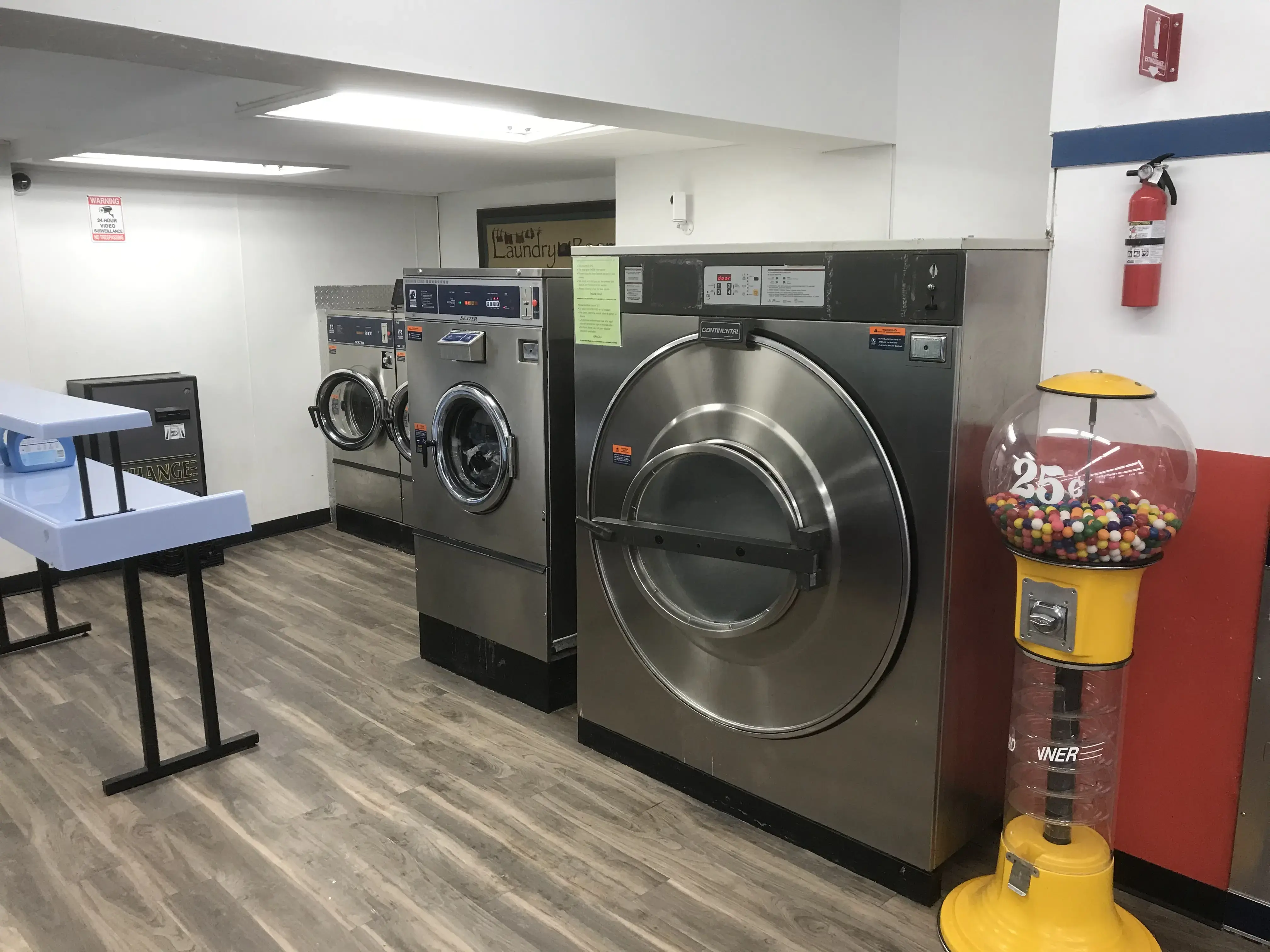 Mega-Mat Laundromat - Image 6