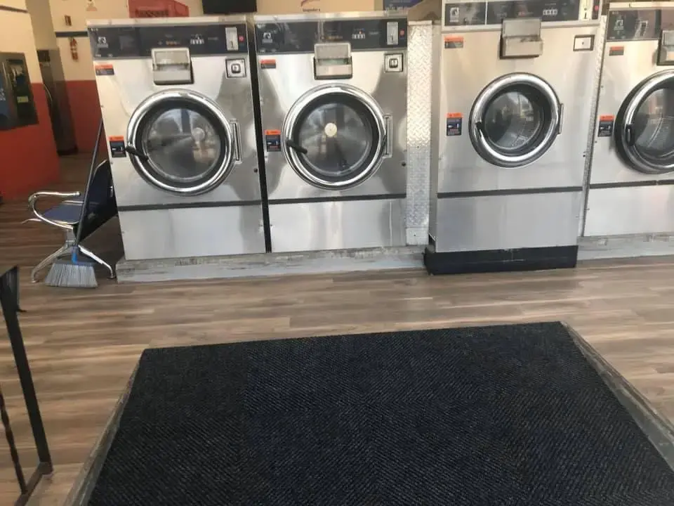 Mega-Mat Laundromat - Image 5