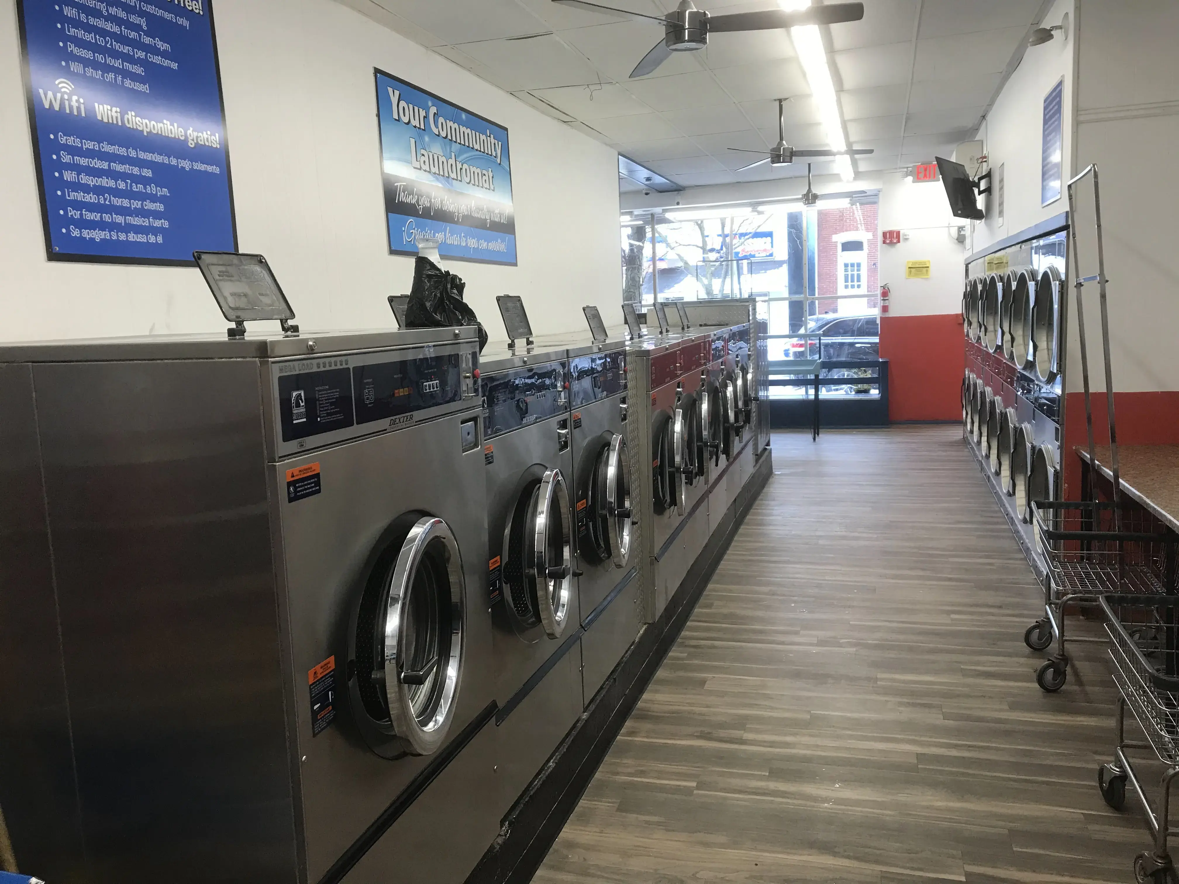 Mega-Mat Laundromat - Image 9