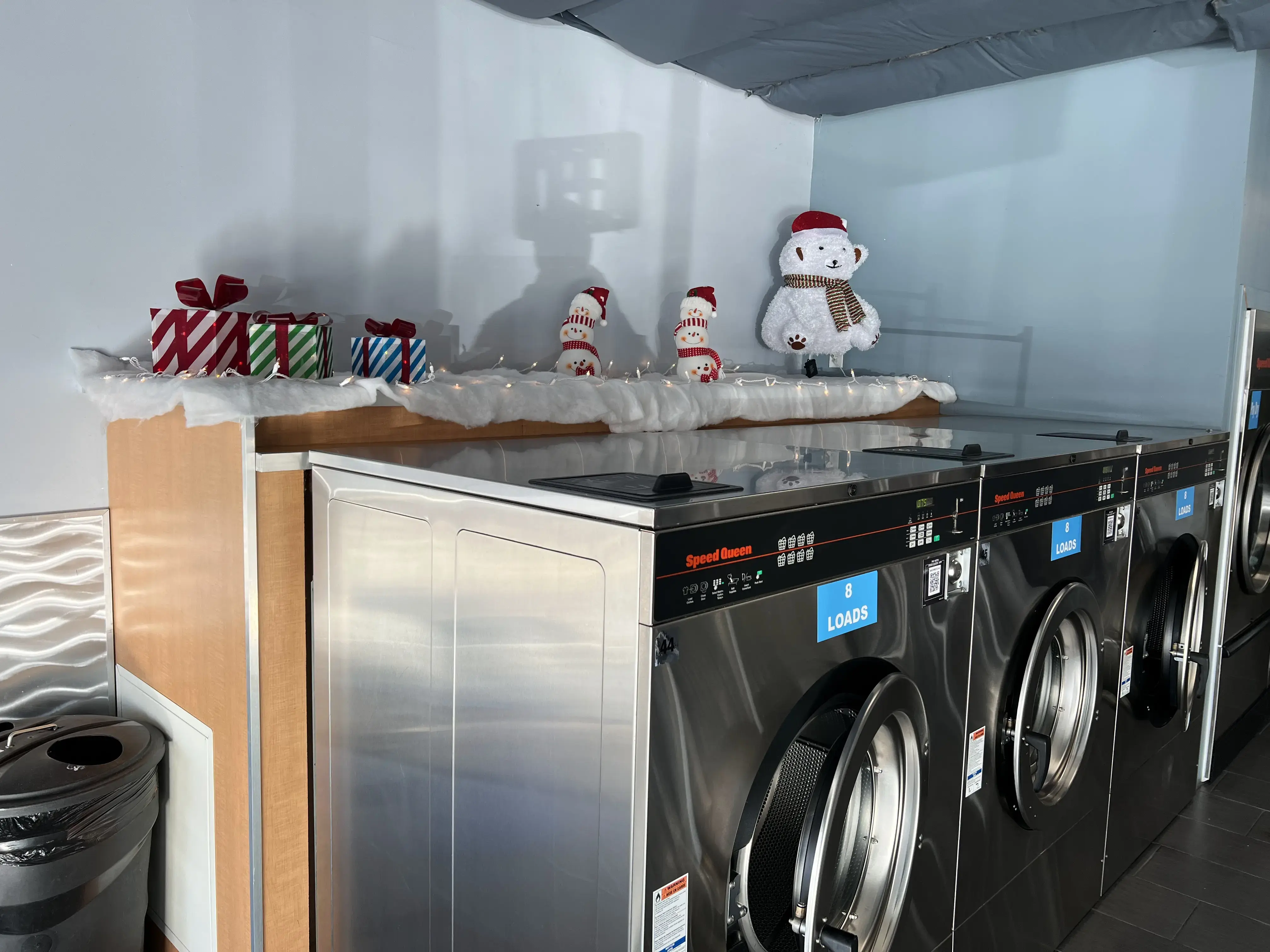 MegaWash Laundromat - Image 4