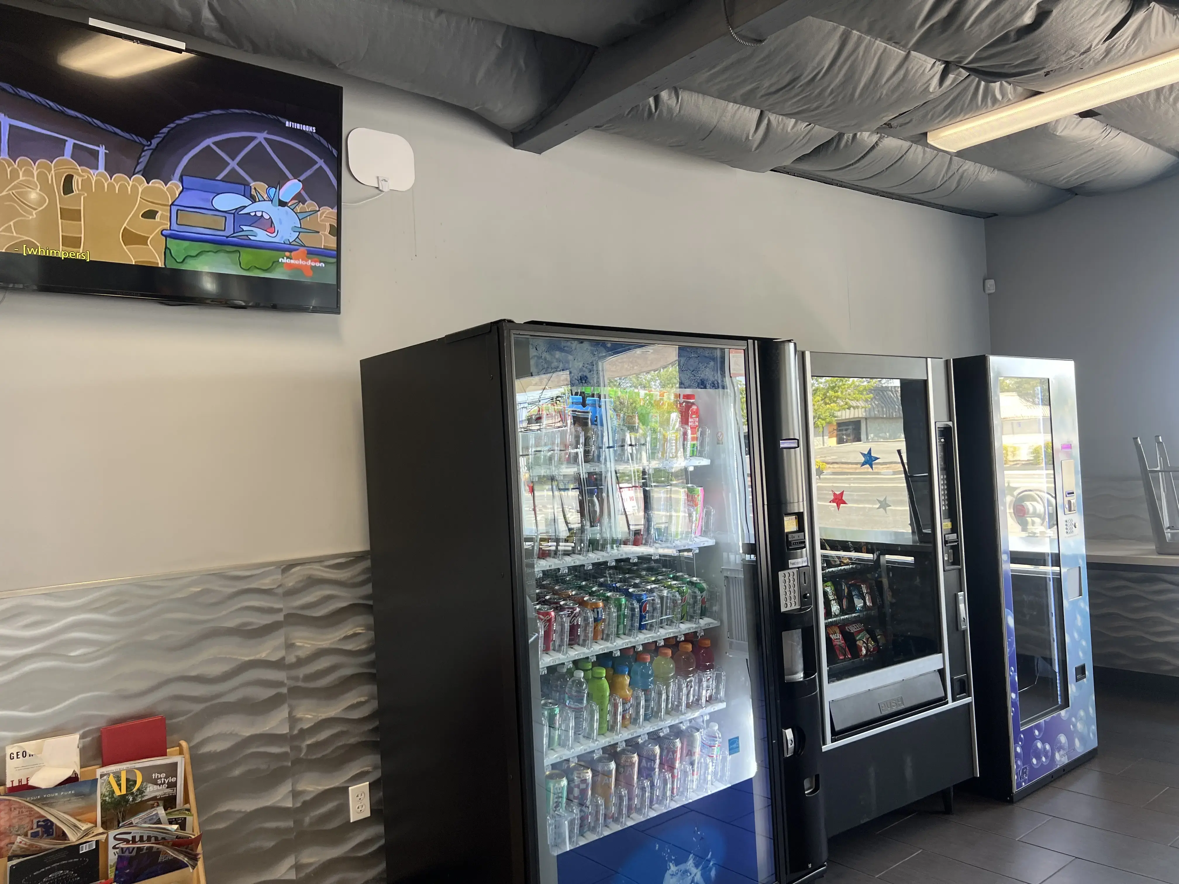 MegaWash Laundromat - Image 19