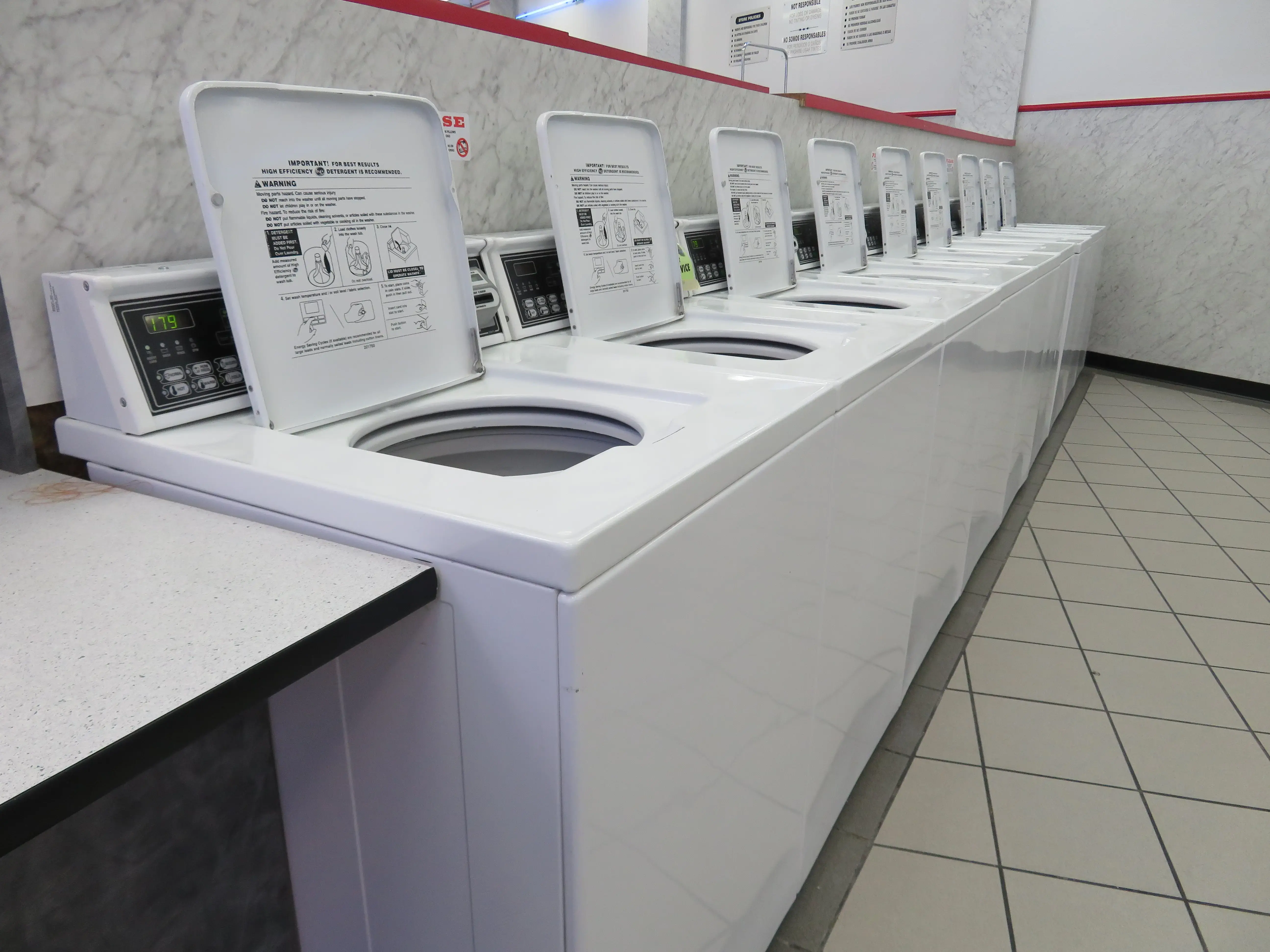 MegaWash Laundromat - Image 5