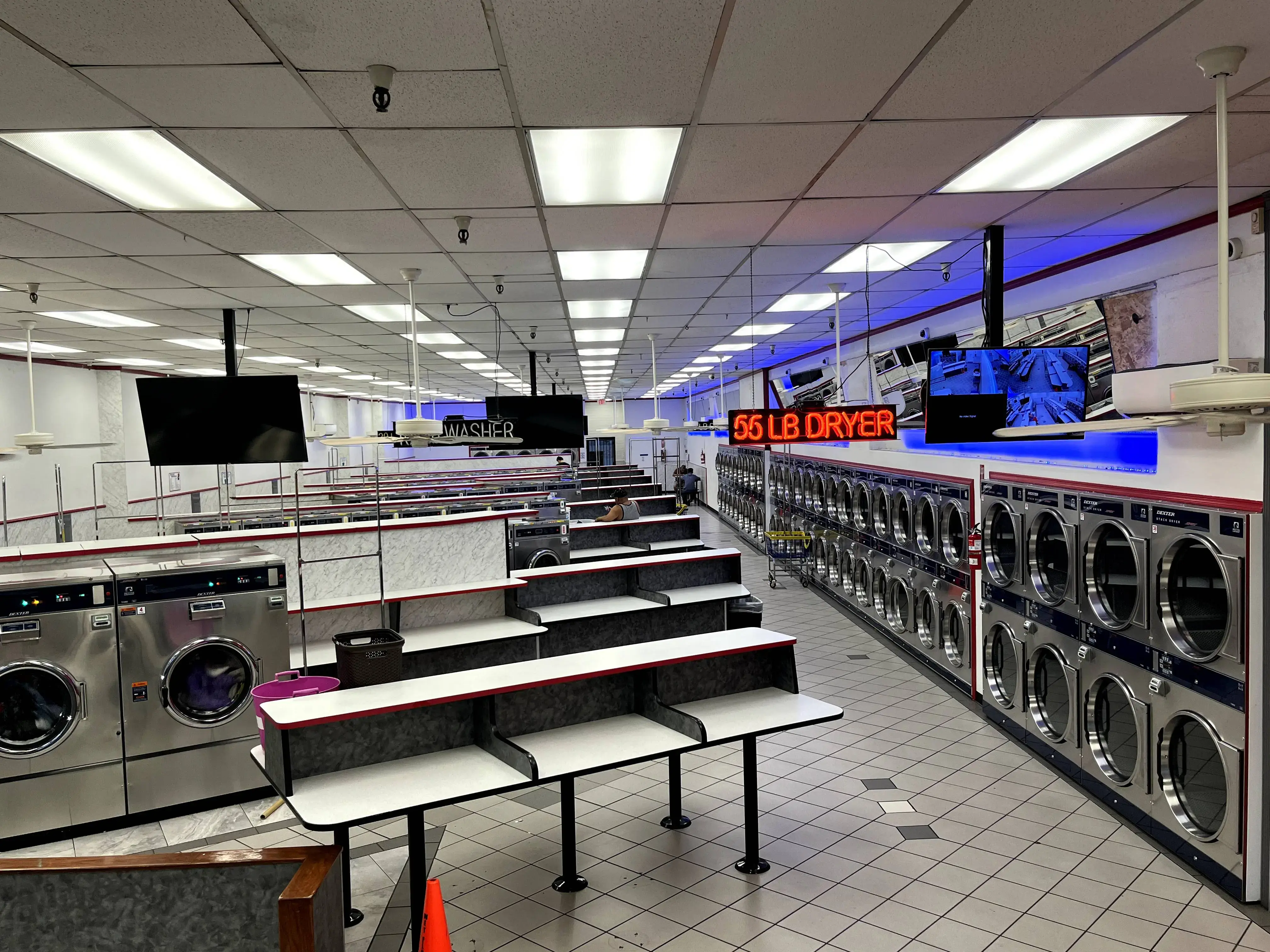 MegaWash Laundromat thumbnail 2