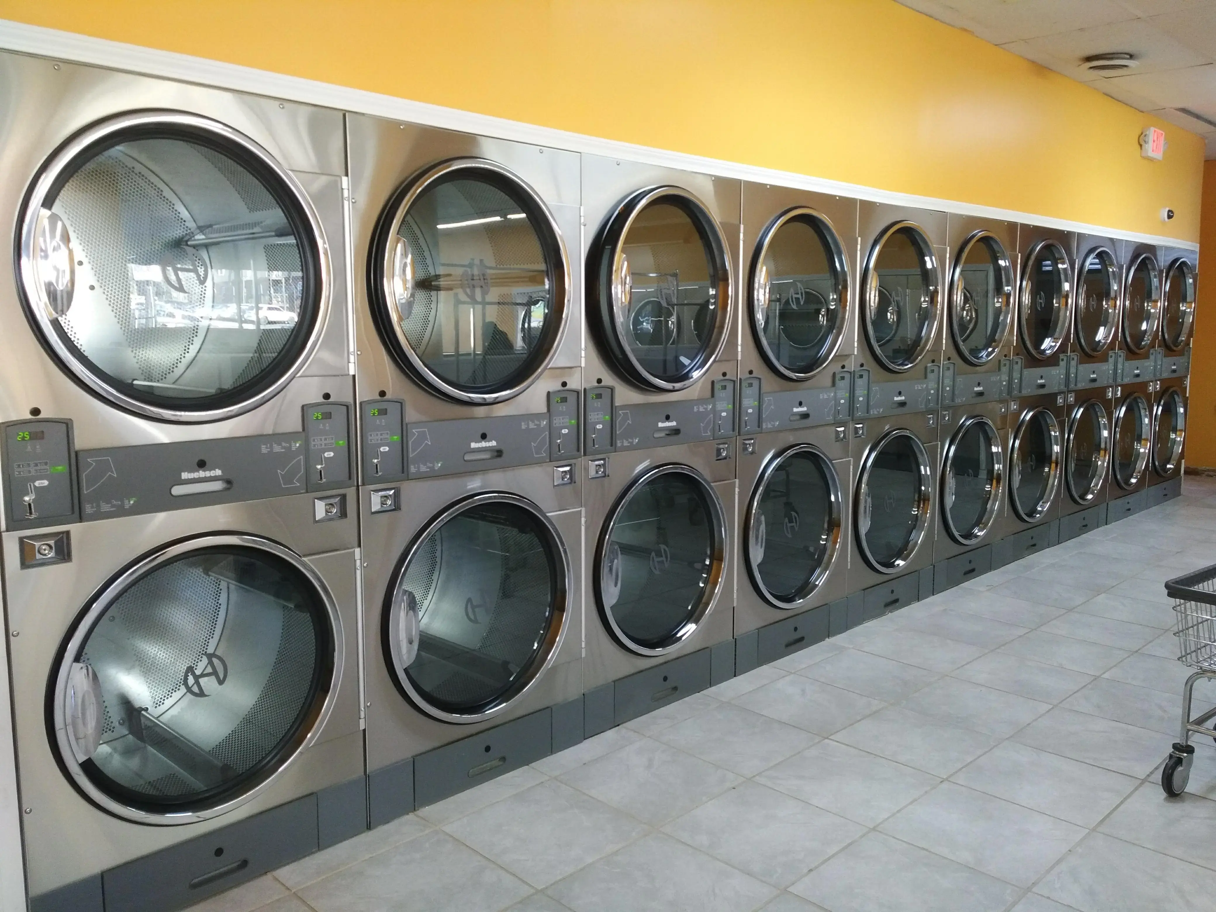 MEGAWASH LAUNDROMAT - Image 13
