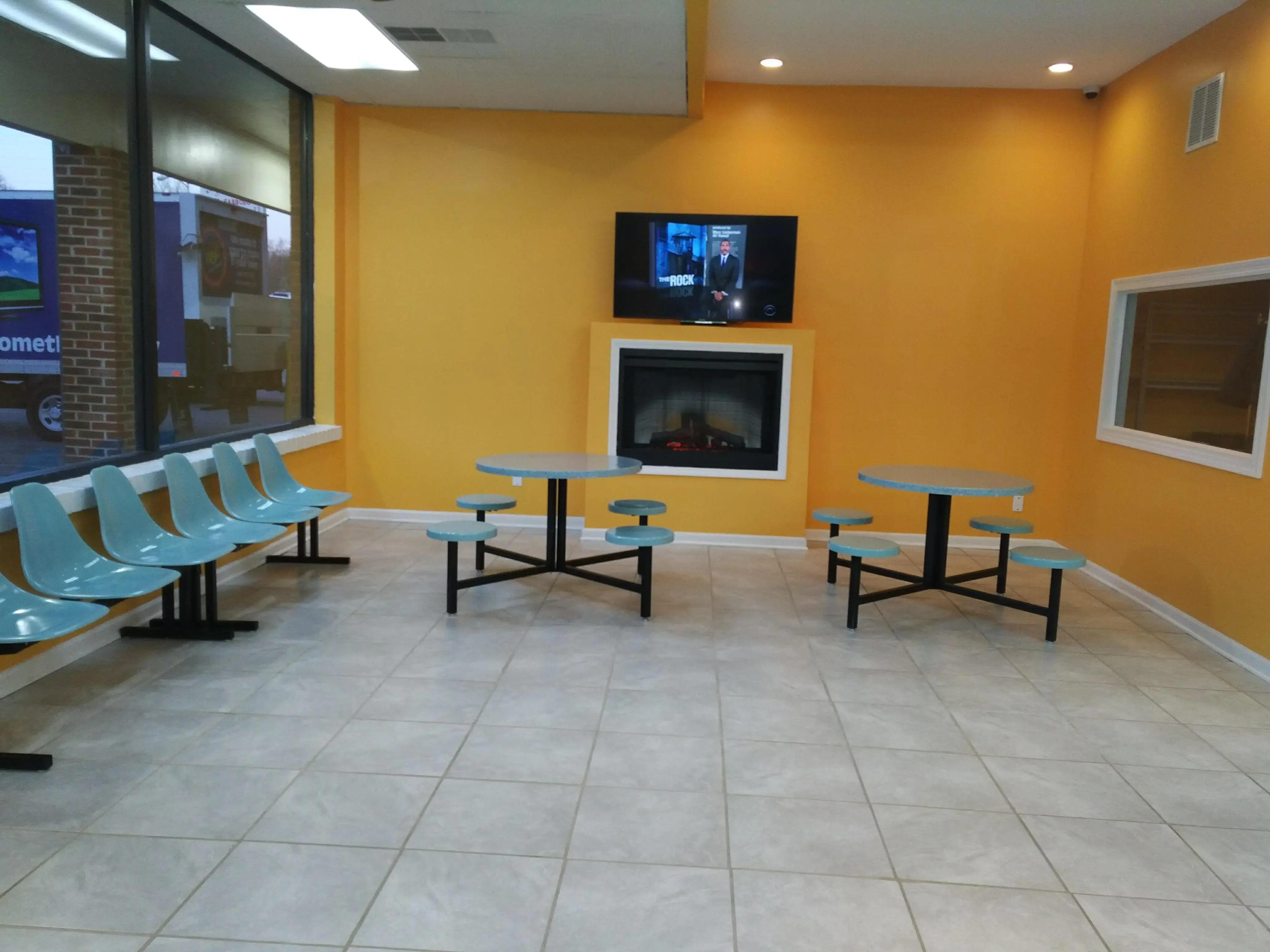 MEGAWASH LAUNDROMAT - Image 9