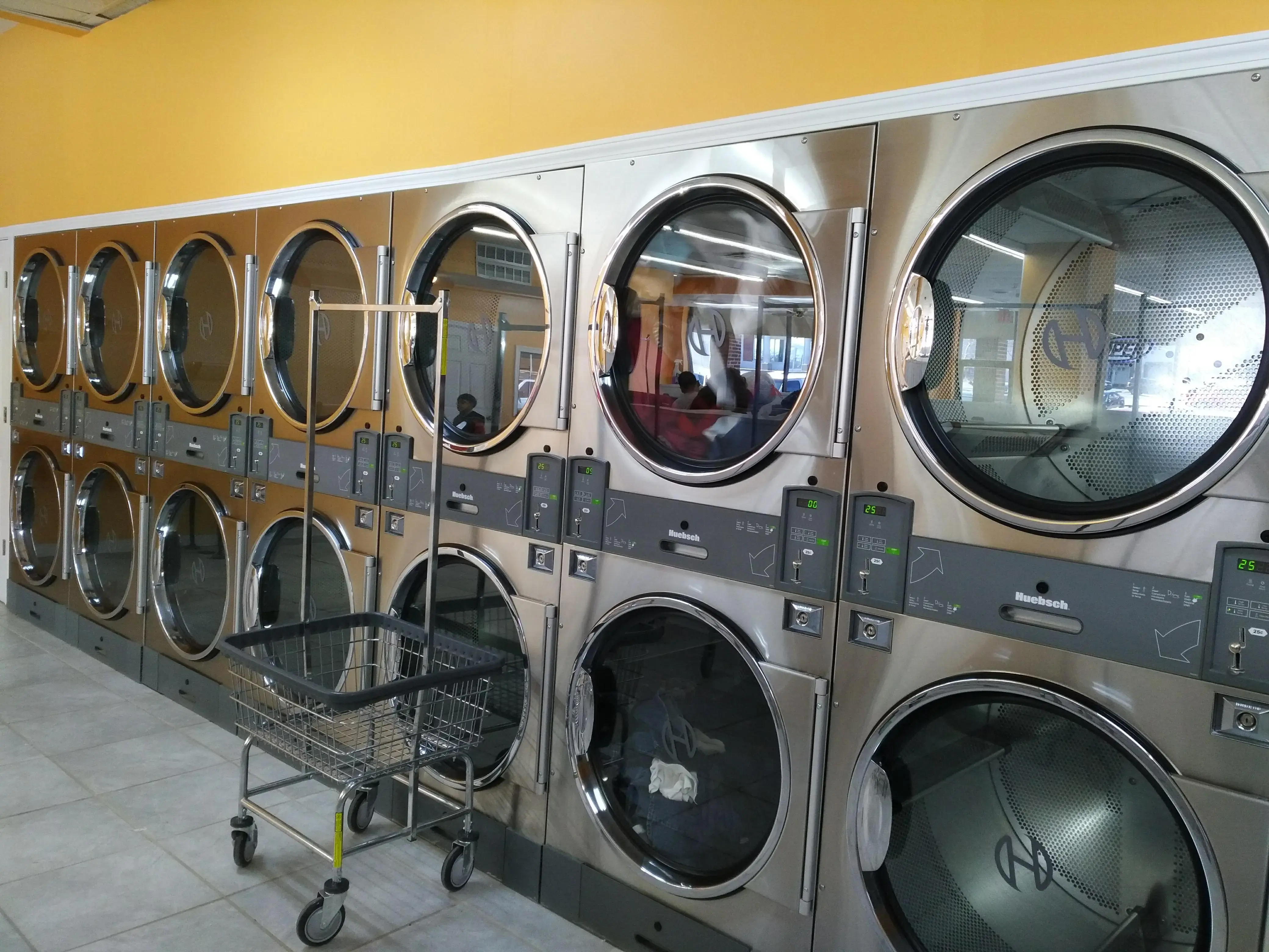 MEGAWASH LAUNDROMAT thumbnail 12