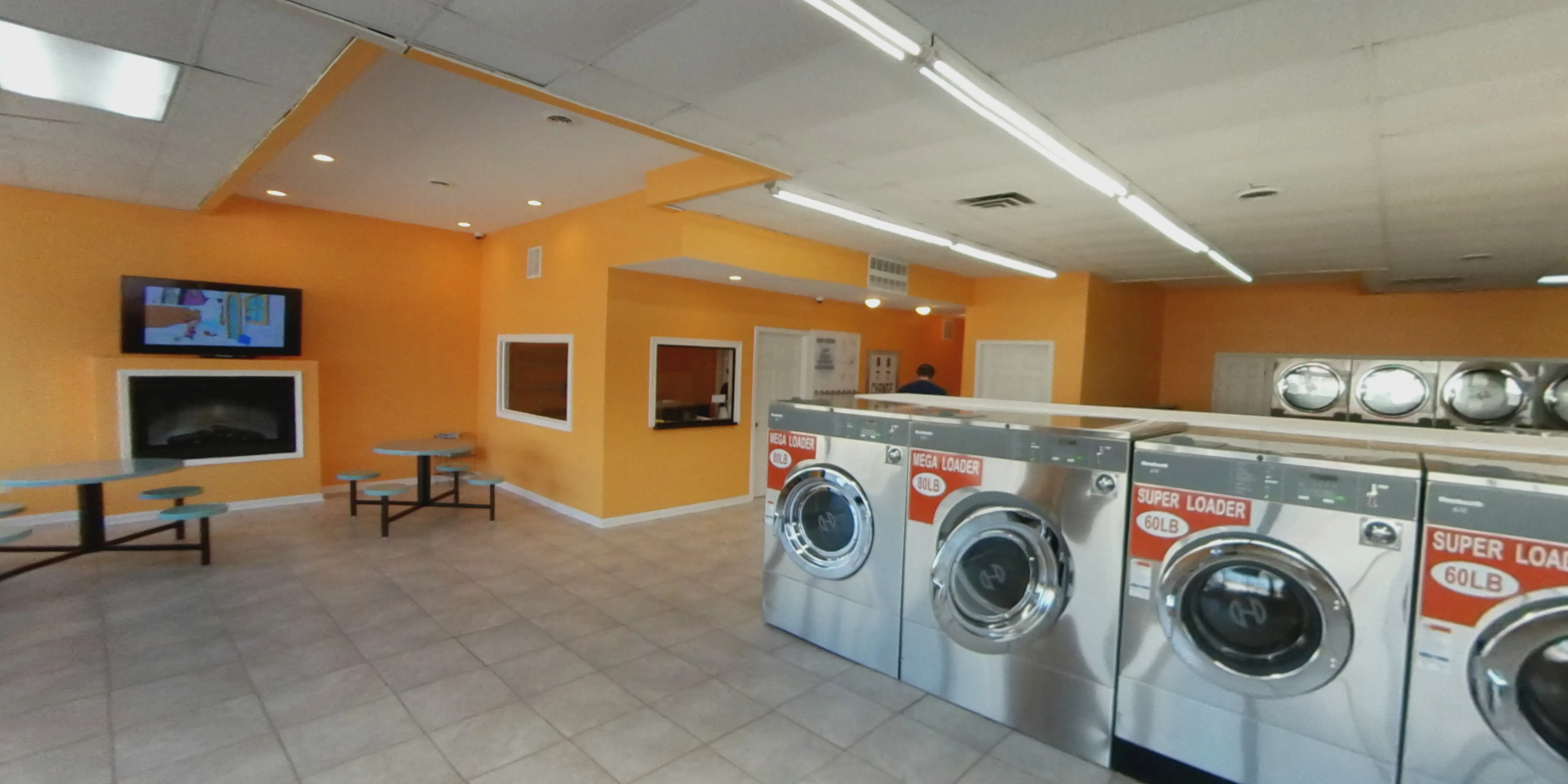 MEGAWASH LAUNDROMAT - Image 8