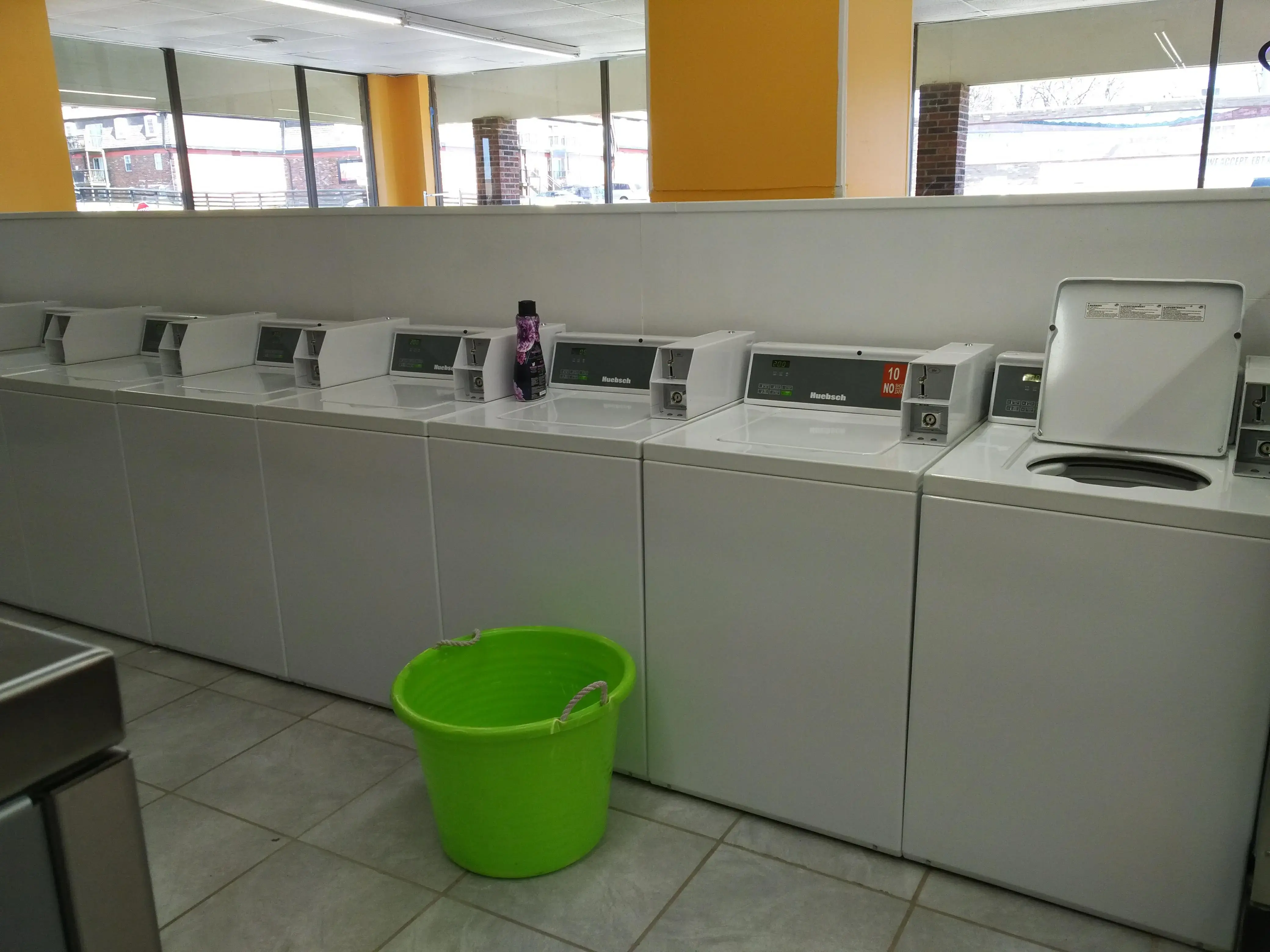 MEGAWASH LAUNDROMAT thumbnail 5