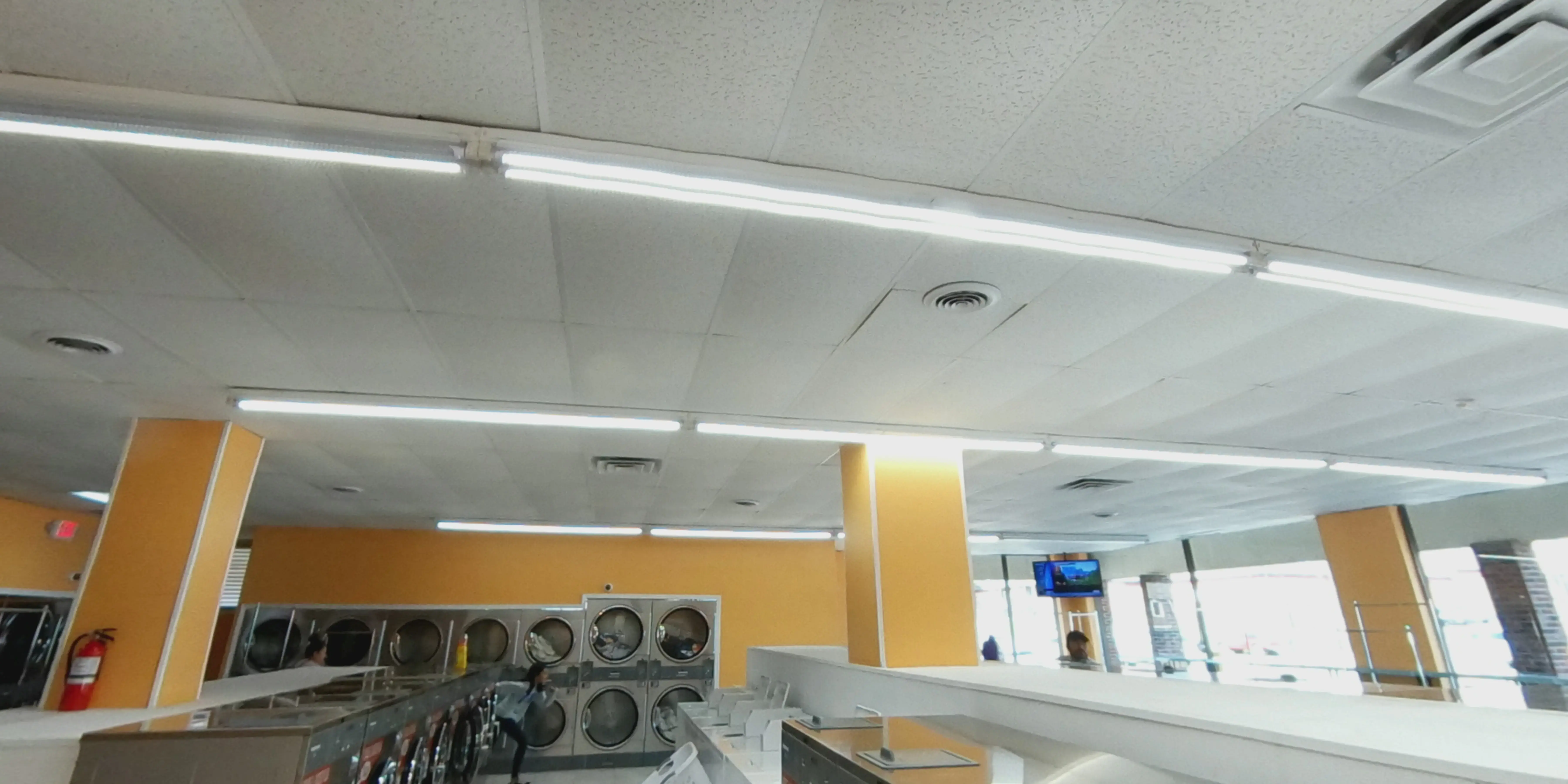 MEGAWASH LAUNDROMAT - Image 10